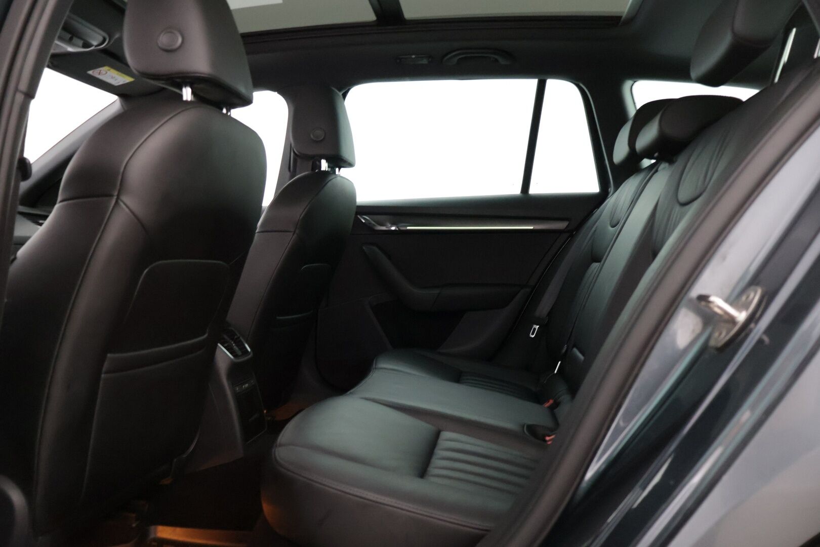 Skoda Octavia 2020 Combi 1,5 TSI G-TEC Style BusinessLine DSG Autom. * Adapt. Cruise / Muistipenkki / P-Kamera / Nahka / Tunnelmavalaistus* - 2 om. Suomi-auto HUIPPU VARUSTELTU!