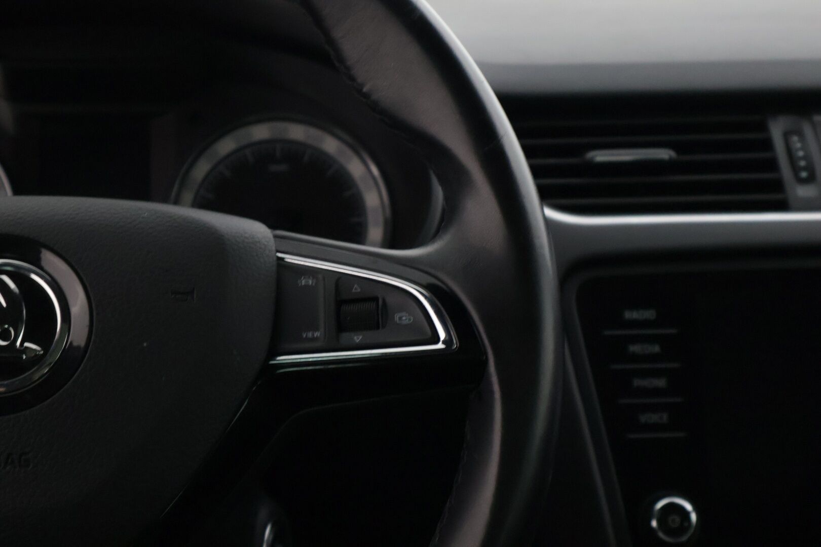 Skoda Octavia 2020 Combi 1,5 TSI G-TEC Style BusinessLine DSG Autom. * Adapt. Cruise / Muistipenkki / P-Kamera / Nahka / Tunnelmavalaistus* - 2 om. Suomi-auto HUIPPU VARUSTELTU!