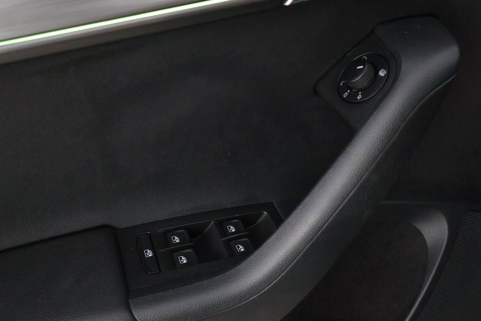 Skoda Octavia 2020 Combi 1,5 TSI G-TEC Style BusinessLine DSG Autom. * Adapt. Cruise / Muistipenkki / P-Kamera / Nahka / Tunnelmavalaistus* - 2 om. Suomi-auto HUIPPU VARUSTELTU!