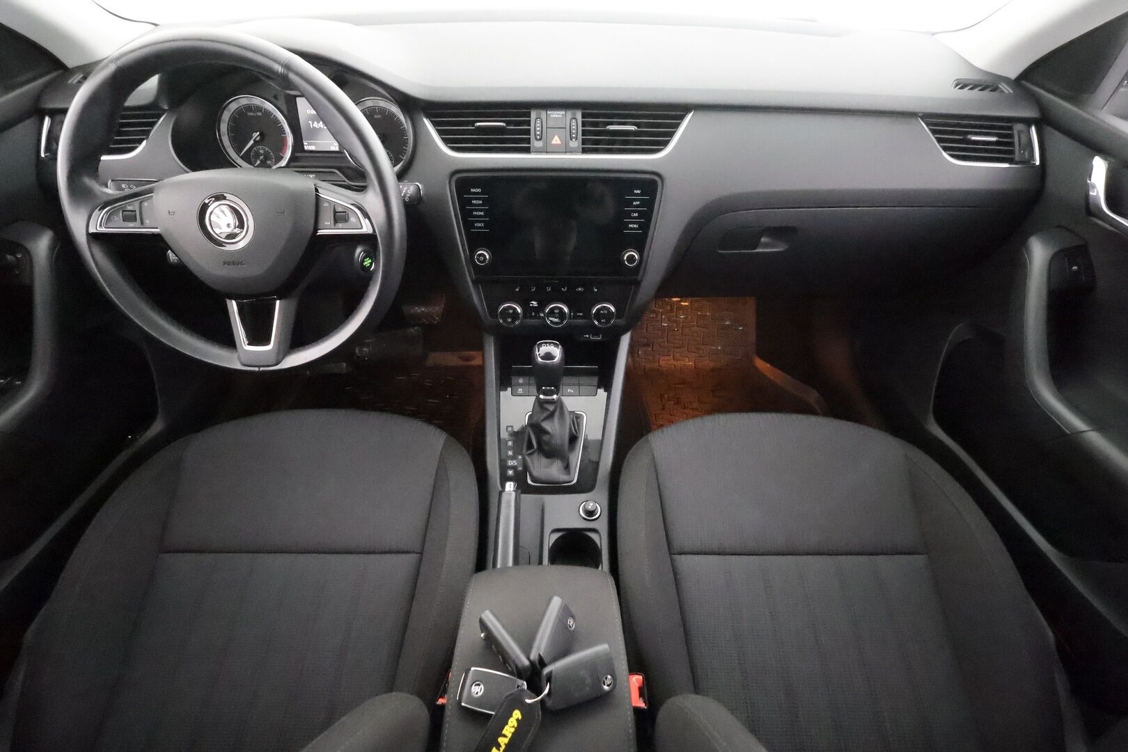 Skoda Octavia 2020 Combi 2,0 TDI 150 Style BusinessLine DSG Autom. - | ACC | Webasto | LED | P.kamera | Keyless | Lane Assist | BSM | Navi | Lämm. ratti | Lämm. tuulilasi | Sähk. takaluukku | Apple & Android | 2x renkaat aluin |