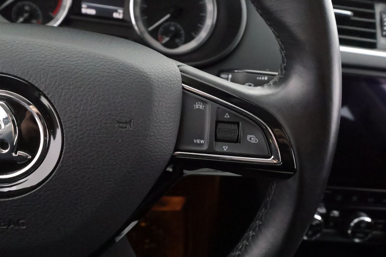 Skoda Octavia 2020 Combi 2,0 TDI 150 Style BusinessLine DSG Autom. - | ACC | Webasto | LED | P.kamera | Keyless | Lane Assist | BSM | Navi | Lämm. ratti | Lämm. tuulilasi | Sähk. takaluukku | Apple & Android | 2x renkaat aluin |