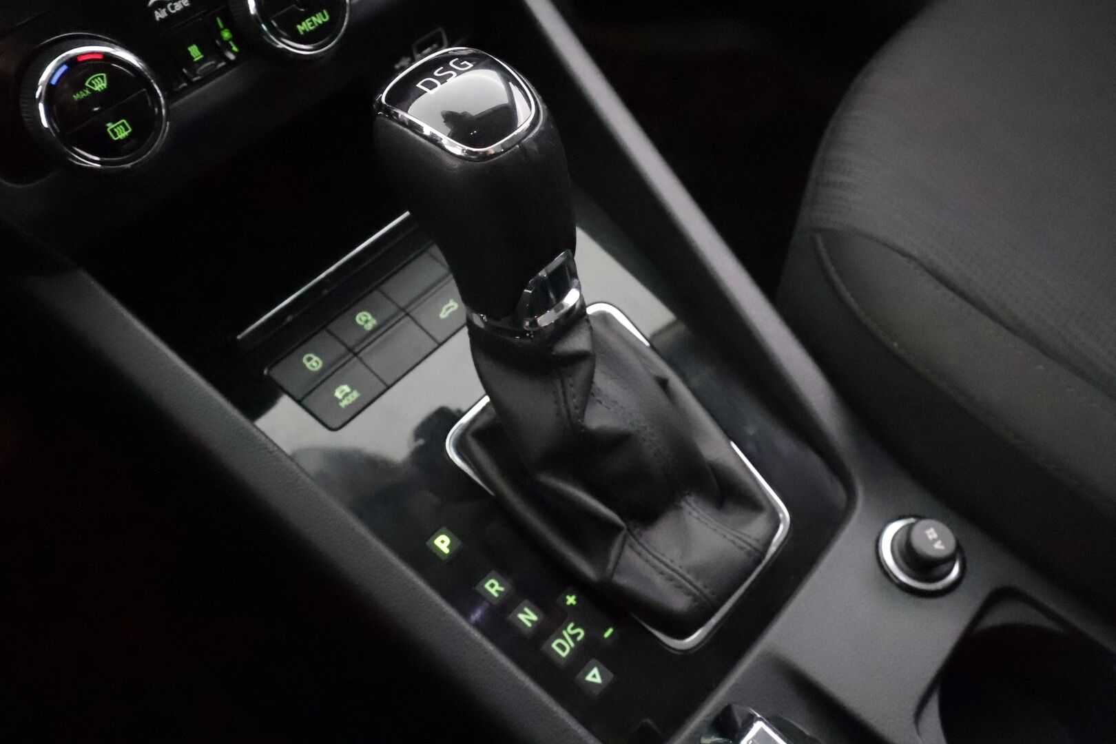 Skoda Octavia 2020 Combi 2,0 TDI 150 Style BusinessLine DSG Autom. - | ACC | Webasto | LED | P.kamera | Keyless | Lane Assist | BSM | Navi | Lämm. ratti | Lämm. tuulilasi | Sähk. takaluukku | Apple & Android | 2x renkaat aluin |