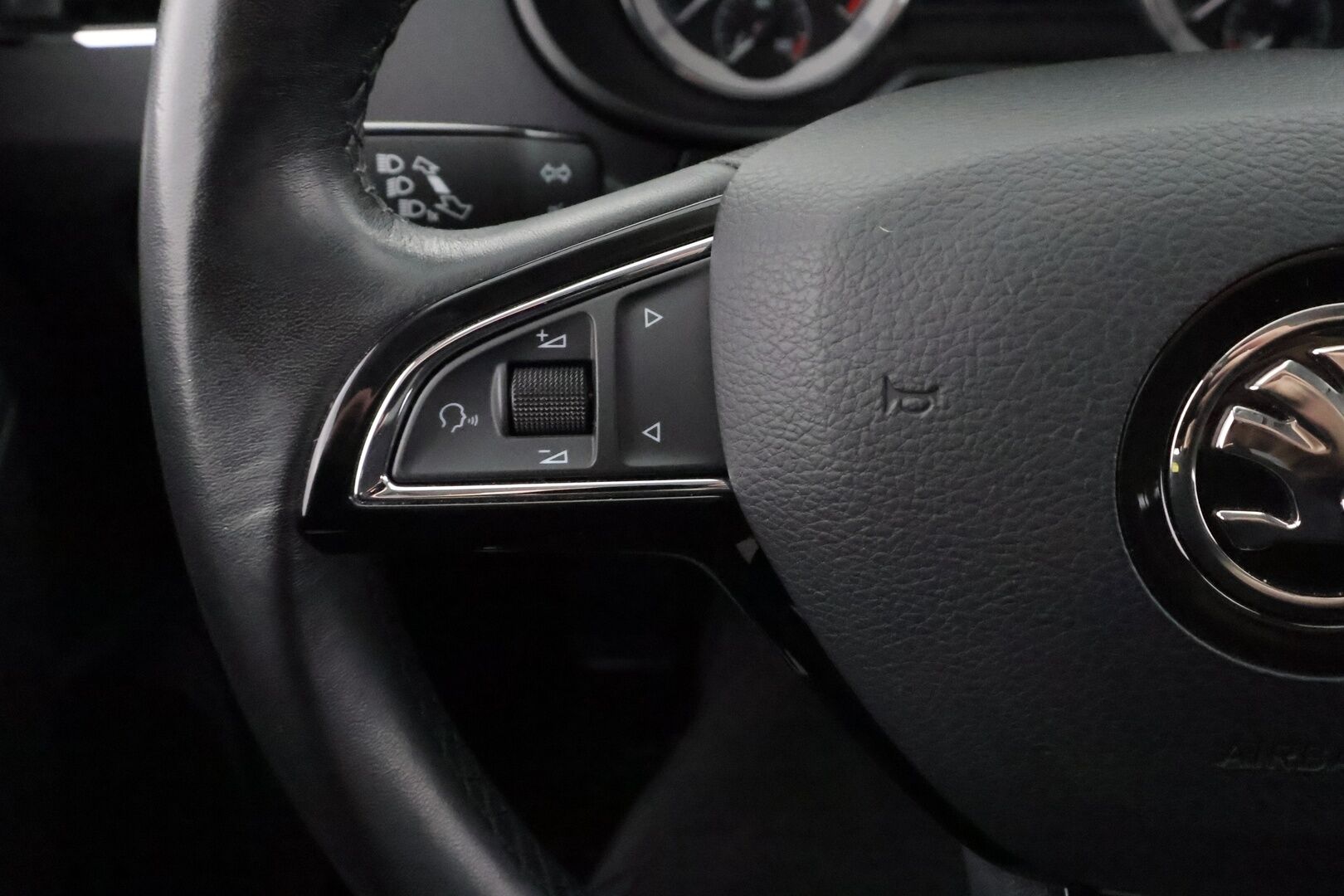 Skoda Octavia 2020 Combi 2,0 TDI 150 Style BusinessLine DSG Autom. - | ACC | Webasto | LED | P.kamera | Keyless | Lane Assist | BSM | Navi | Lämm. ratti | Lämm. tuulilasi | Sähk. takaluukku | Apple & Android | 2x renkaat aluin |