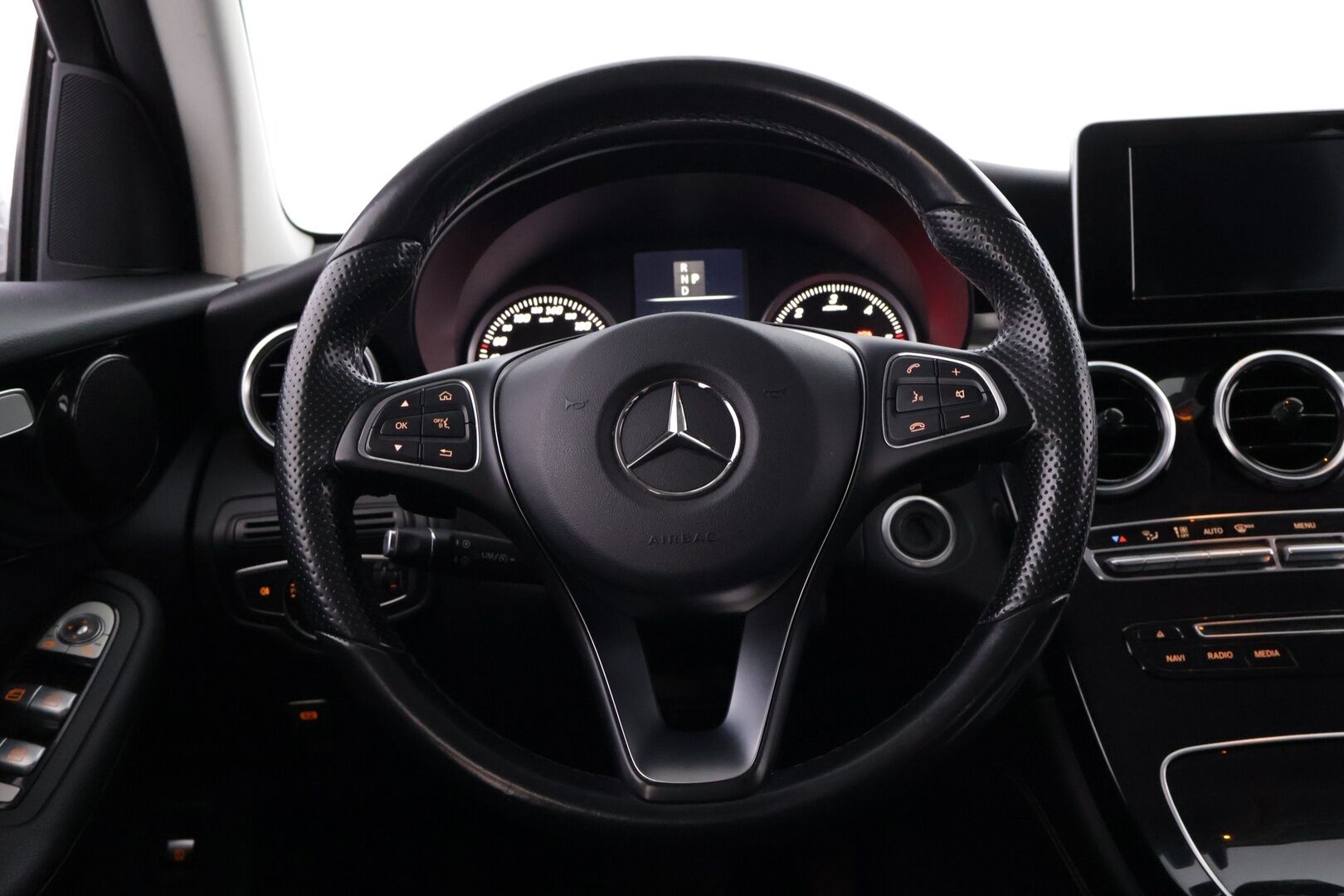 Mercedes-Benz GLC 2017 220 d 4MATIC BlueTec *Lohko / P-Kamera / Vetokoukku / Navi* - Neliveto / Jokaiseen maastoon!