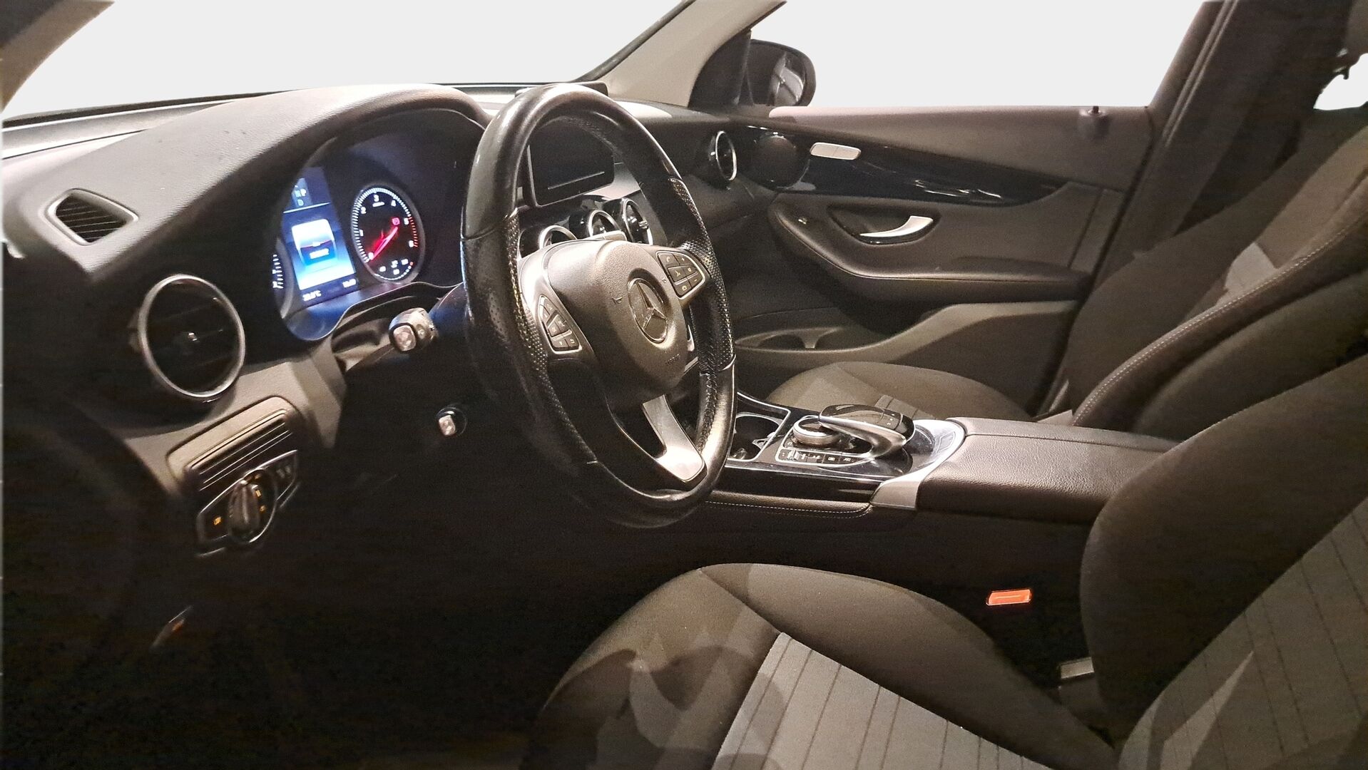 Mercedes-Benz GLC 2016 GLC 220 d 4MATIC *Lohko / P-Kamera / Vetokoukku / Navi* - Neliveto / Jokaiseen maastoon!