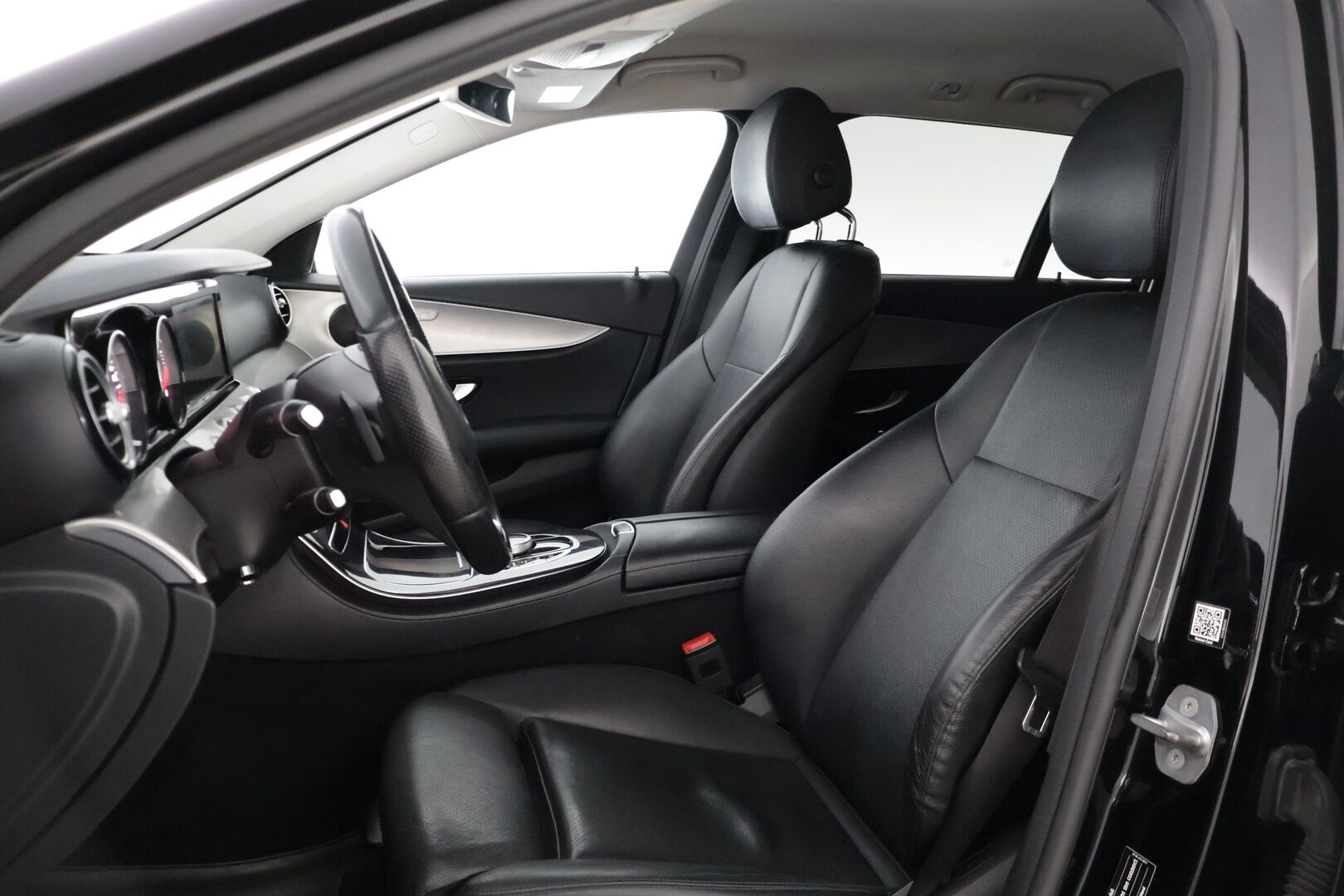 Mercedes-Benz E 2018 220 d T A Premium Business * Multibeam-LED / P-Kamera / Vetokoukku / Sporttinahat / Comand Navi * - * Näyttävä hyvin huollettu yksilö, uusilla talvirenkailla! *