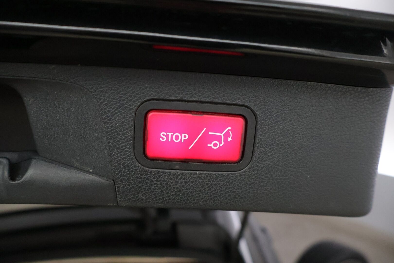 Mercedes-Benz E 2018 220 d T A Premium Business * Multibeam-LED / P-Kamera / Vetokoukku / Sporttinahat / Comand Navi * - * Näyttävä hyvin huollettu yksilö, uusilla talvirenkailla! *