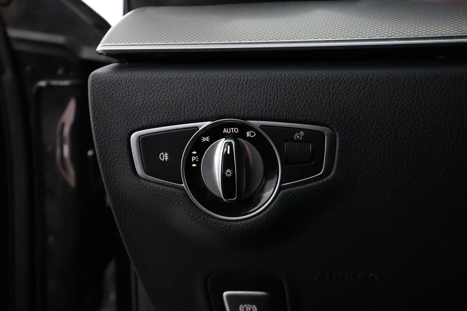 Mercedes-Benz E 2018 220 d T A Premium Business * Multibeam-LED / P-Kamera / Vetokoukku / Sporttinahat / Comand Navi * - * Näyttävä hyvin huollettu yksilö, uusilla talvirenkailla! *