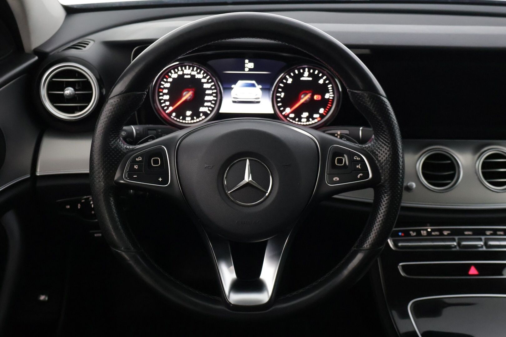 Mercedes-Benz E 2018 220 d T A Premium Business * Multibeam-LED / P-Kamera / Vetokoukku / Sporttinahat / Comand Navi * - * Näyttävä hyvin huollettu yksilö, uusilla talvirenkailla! *