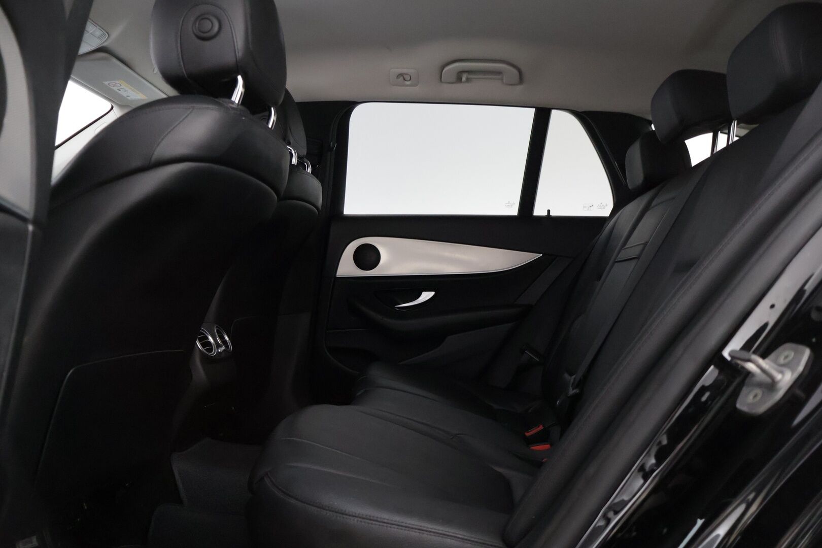 Mercedes-Benz E 2018 220 d T A Premium Business * Multibeam-LED / P-Kamera / Vetokoukku / Sporttinahat / Comand Navi * - * Näyttävä hyvin huollettu yksilö, uusilla talvirenkailla! *