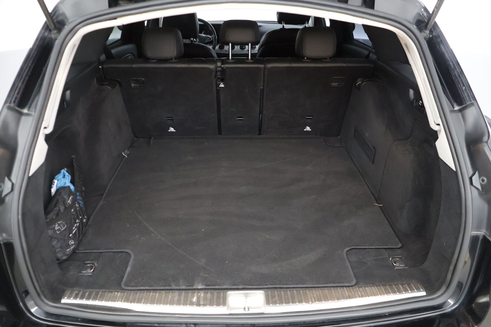 Mercedes-Benz E 2018 220 d T A Premium Business * Multibeam-LED / P-Kamera / Vetokoukku / Sporttinahat / Comand Navi * - * Näyttävä hyvin huollettu yksilö, uusilla talvirenkailla! *