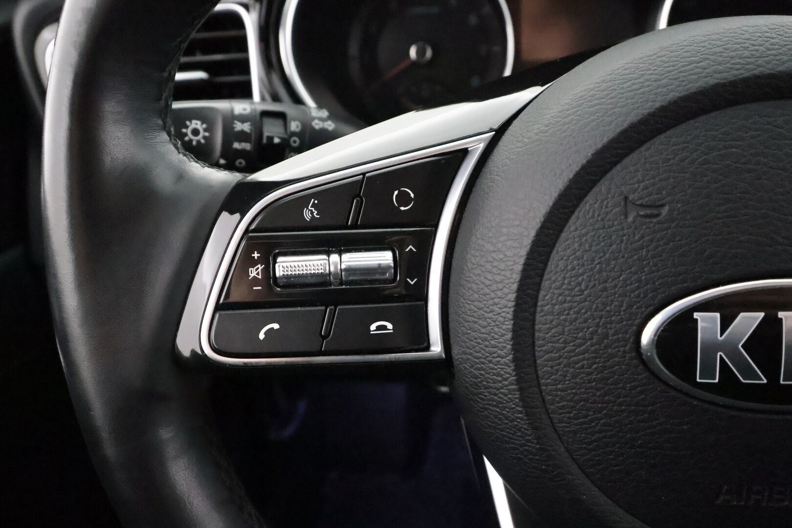 Kia Ceed 2020 1,4 T-GDI ISG 140hv EX SW DCT A/T - | Vakkari | Lohko | P.Kamera | LED | Puolinahat | Navi | Apple&Android | Suomi-auto | Kahdet Renkaat |