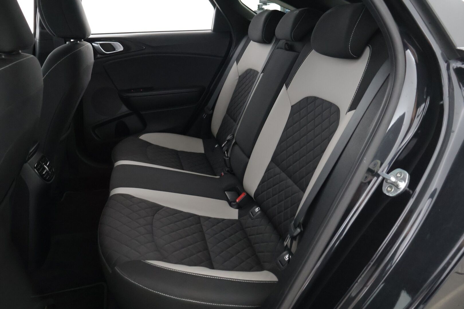 Kia ProCeed 2020 1,6 CRDi SCR ISG 136hv GT-Line Business Premium SB DCT A/T 18 - *ACC / P-kamera / Tutkat / Näyttävä! - ACC / Digimittaristo / Merkkihuollot / Navi / P-kamera / Tutkat / Renkaat ok