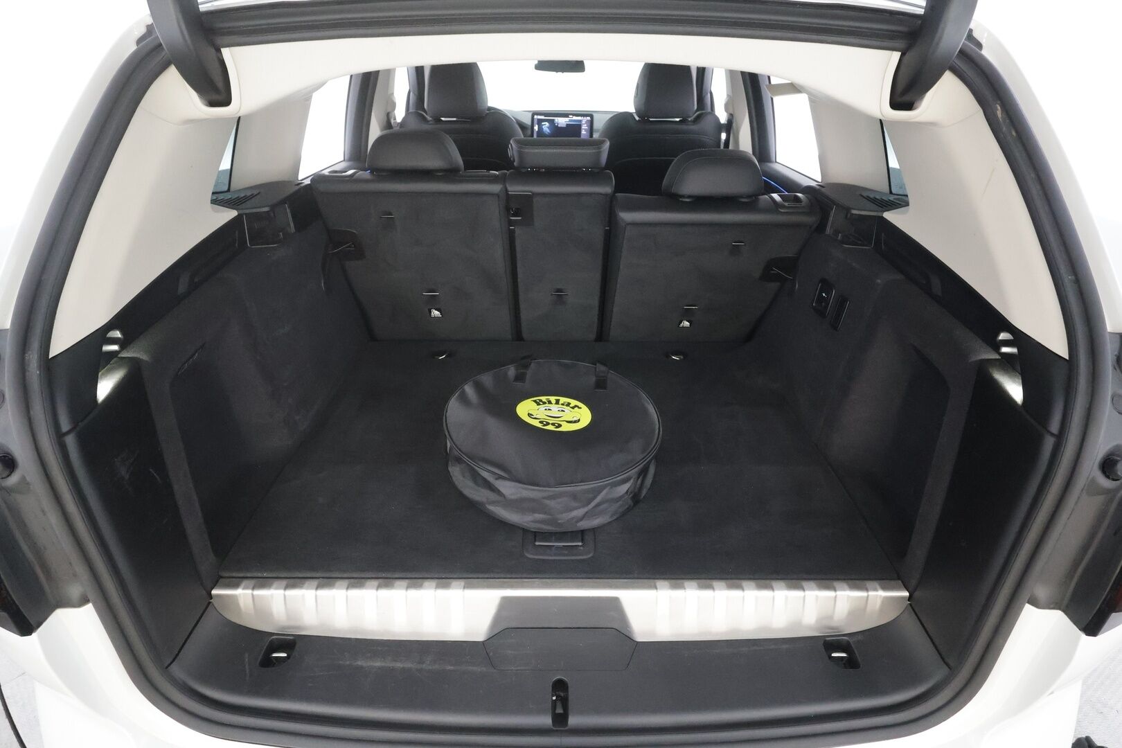 BMW X3 2023 G01 xDrive 30e A Charged Edition - | ACC | Lisälämmitin | Koukku | Hifit | LED | Sporttinahat | P.Kamera | Comfort access | Apple&Android | 1.Om Suomi-auto | Kahdet Renkaat | Merkkihuollettu |