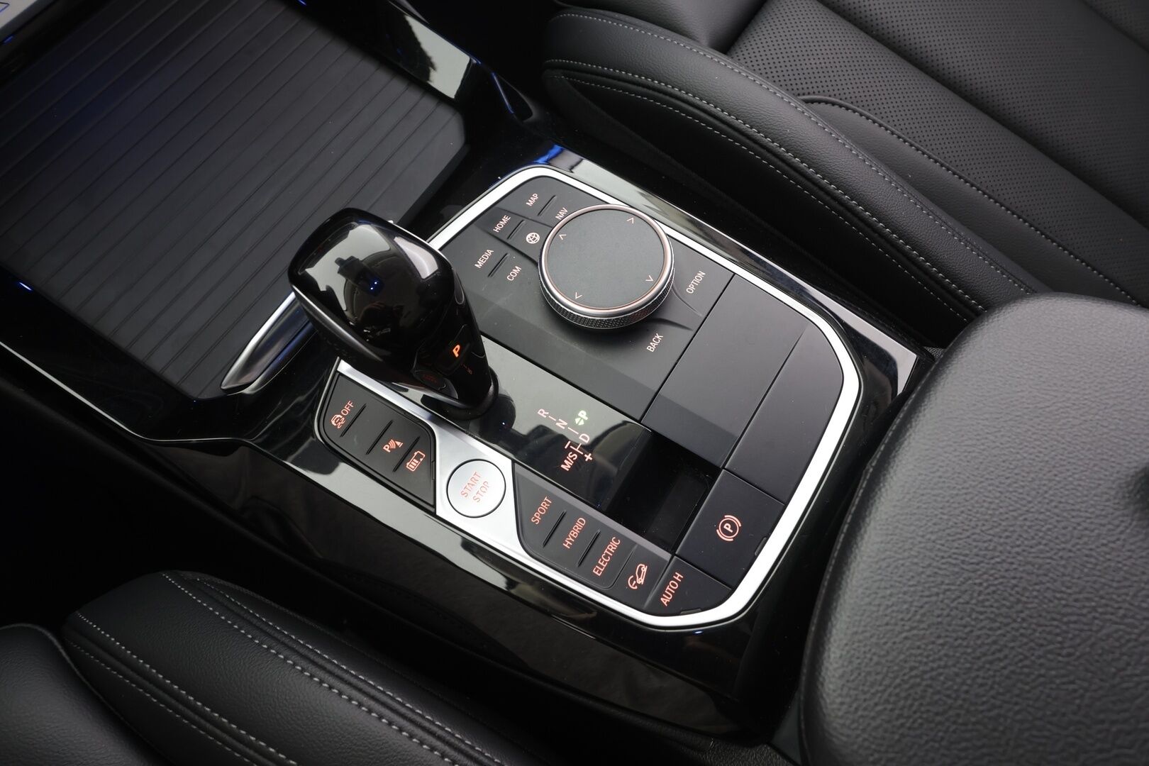 BMW X3 2023 G01 xDrive 30e A Charged Edition - | ACC | Lisälämmitin | Koukku | Hifit | LED | Sporttinahat | P.Kamera | Comfort access | Apple&Android | 1.Om Suomi-auto | Kahdet Renkaat | Merkkihuollettu |