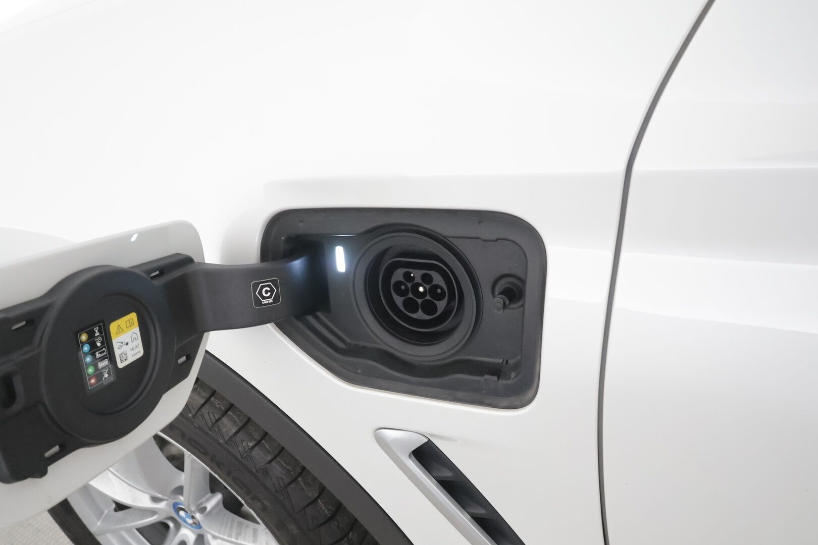 BMW X3 2023 G01 xDrive 30e A Charged Edition - | ACC | Lisälämmitin | Koukku | Hifit | LED | Sporttinahat | P.Kamera | Comfort access | Apple&Android | 1.Om Suomi-auto | Kahdet Renkaat | Merkkihuollettu |
