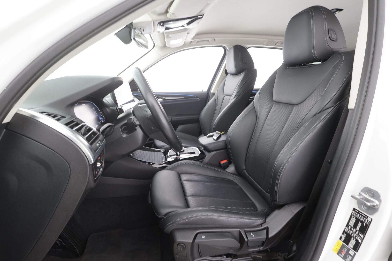 BMW X3 2023 G01 xDrive 30e A Charged Edition - | ACC | Lisälämmitin | Koukku | Hifit | LED | Sporttinahat | P.Kamera | Comfort access | Apple&Android | 1.Om Suomi-auto | Kahdet Renkaat | Merkkihuollettu |