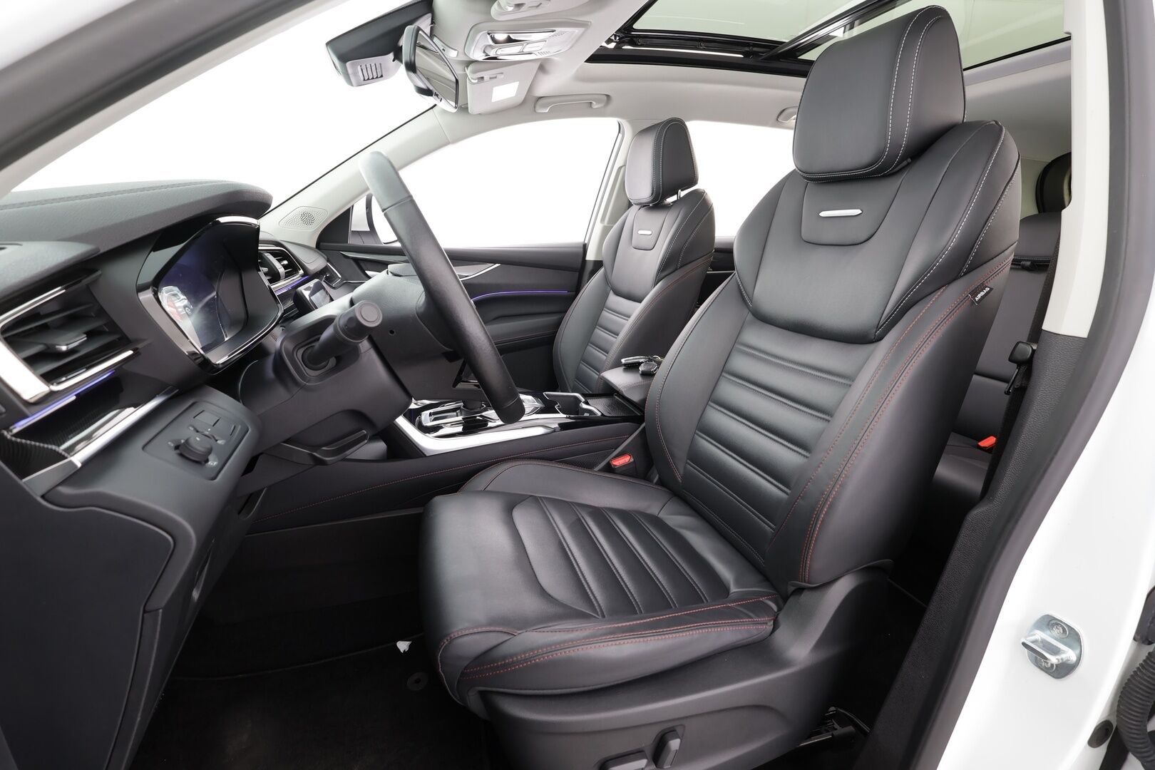 Maxus Euniq 6 2023 Grand Suv Summer Edition - | ACC | Panorama | Sähkönahat | 360° | Kaistavahti | BSM | Ambient | Keyless | LED | Digimittaristo | Suomiauto | 2x renkaat aluin | 