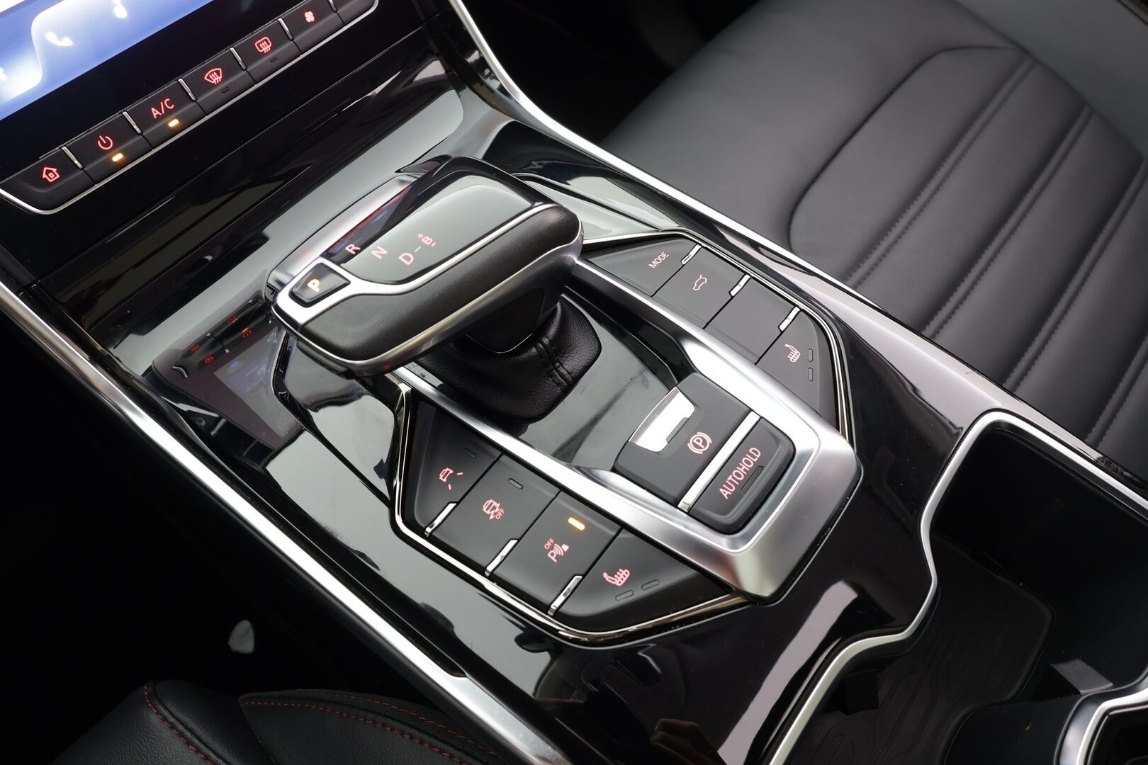 Maxus Euniq 6 2023 Grand Suv Summer Edition - | ACC | Panorama | Sähkönahat | 360° | Kaistavahti | BSM | Ambient | Keyless | LED | Digimittaristo | Suomiauto | 2x renkaat aluin | 
