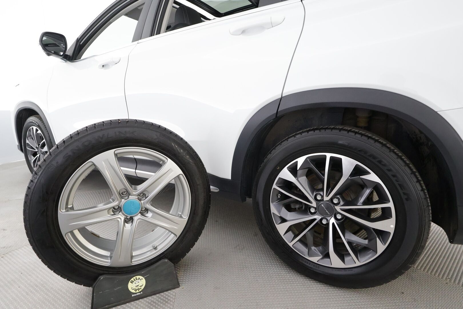 Maxus Euniq 6 2023 Grand Suv Summer Edition - | ACC | Panorama | Sähkönahat | 360° | Kaistavahti | BSM | Ambient | Keyless | LED | Digimittaristo | Suomiauto | 2x renkaat aluin | 