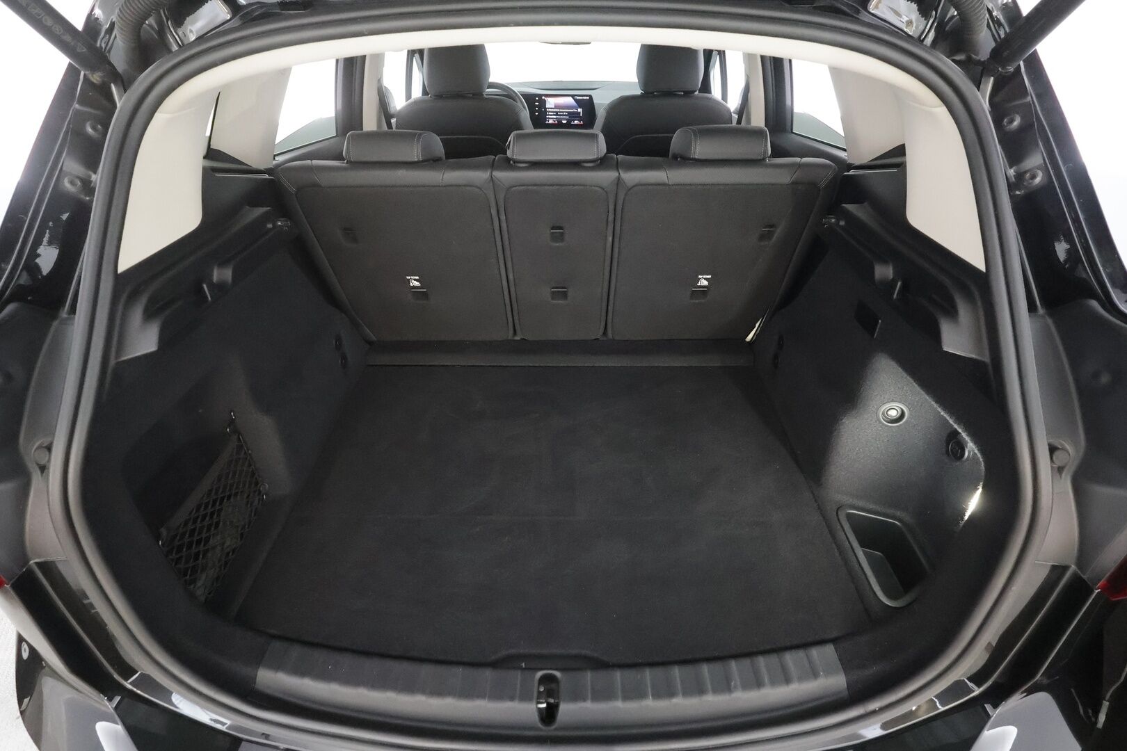 BMW 225 2023 U06 Active Tourer 225e xDrive Charged Edition - | Vakkari | Lisälämmitin | Koukku | Widescreen | Hierovat nahat | P.Kamera | LED | H/K | Apple&Android | 1.Om Suomi-auto | Kahdet Renkaat | Merkkihuollettu |