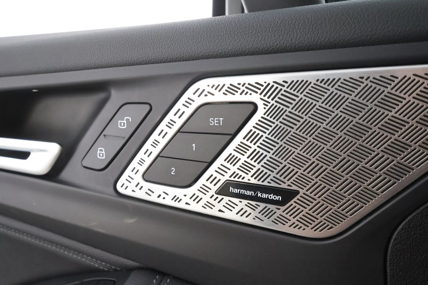 BMW 225 2023 U06 Active Tourer 225e xDrive Charged Edition - | Vakkari | Lisälämmitin | Koukku | Widescreen | Hierovat nahat | P.Kamera | LED | H/K | Apple&Android | 1.Om Suomi-auto | Kahdet Renkaat | Merkkihuollettu |