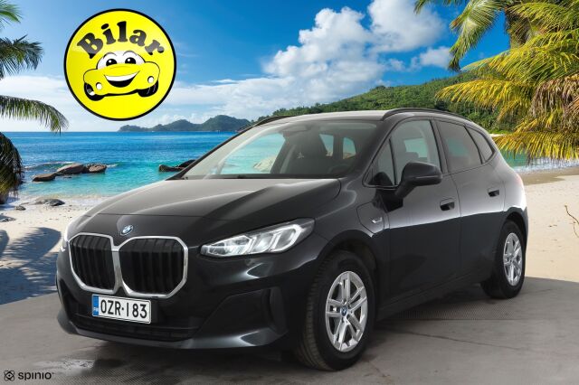 BMW 225 2023