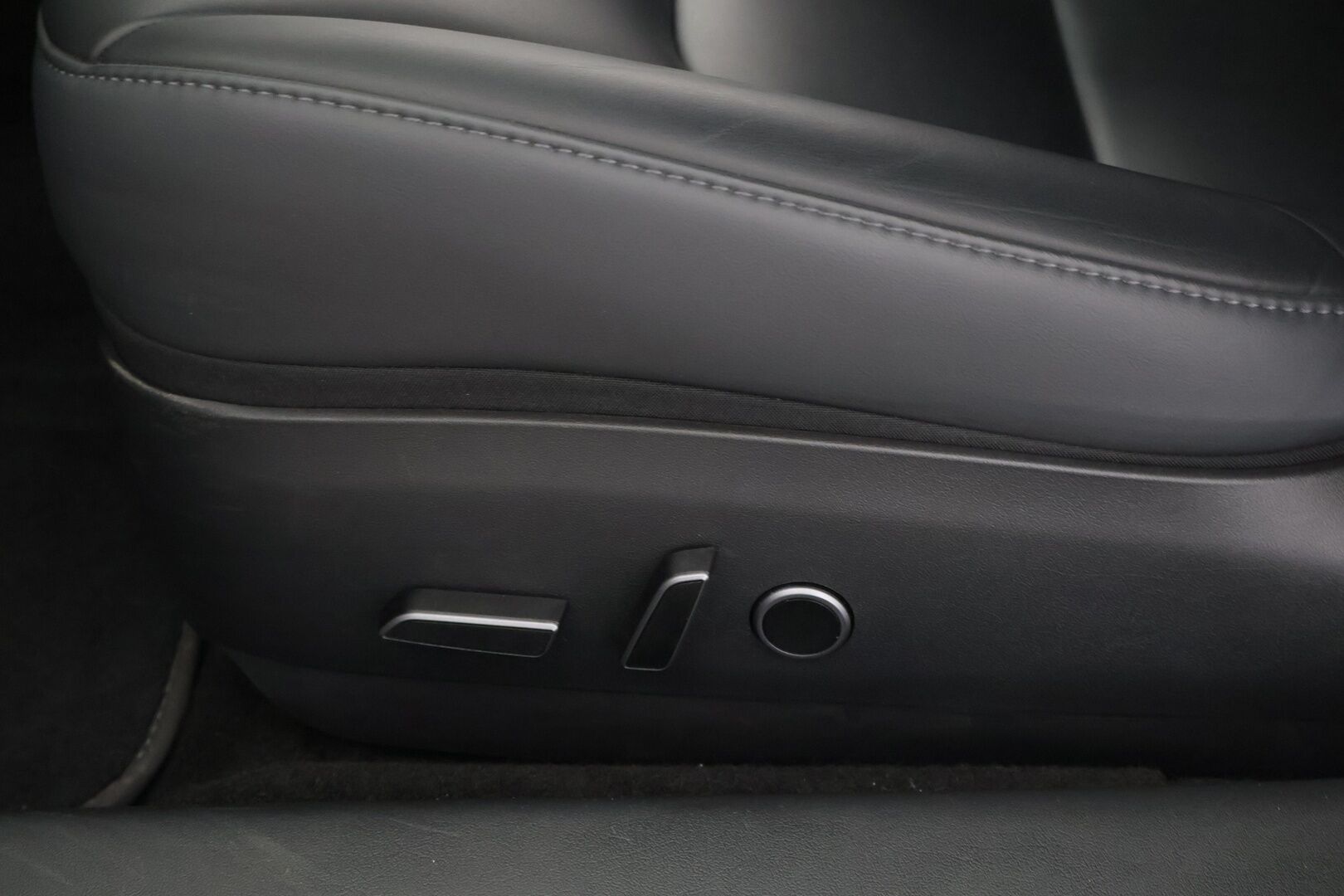 Tesla Model 3 2021 Long Range - *Tehdastakuu / ILP / Autopilot / Premium sound / Lasikatto*