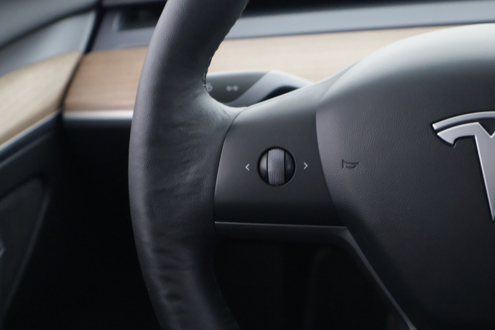Tesla Model 3 2021 Long Range - *Tehdastakuu / ILP / Autopilot / Premium sound / Lasikatto*