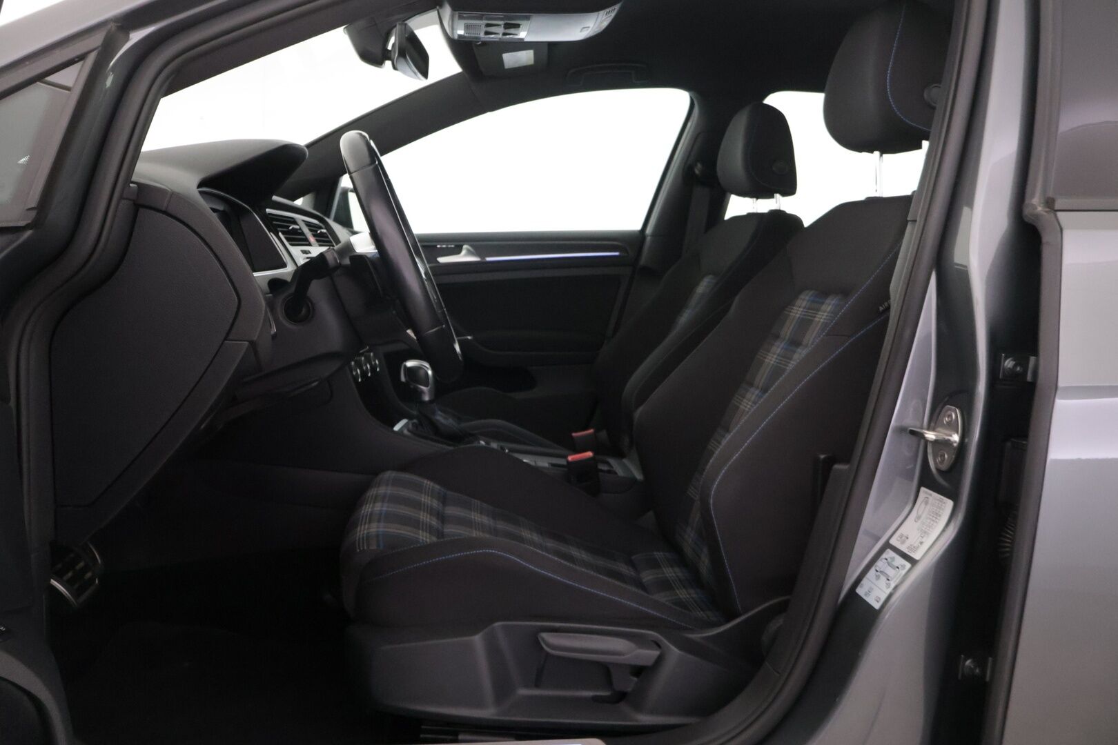 Volkswagen Golf 2021 GOLF Farmari (AC) 5ov 1395cm3 A - * ACC / DIGIMITTARI / JUURI HUOLLETTU / 2X RENKAAT *