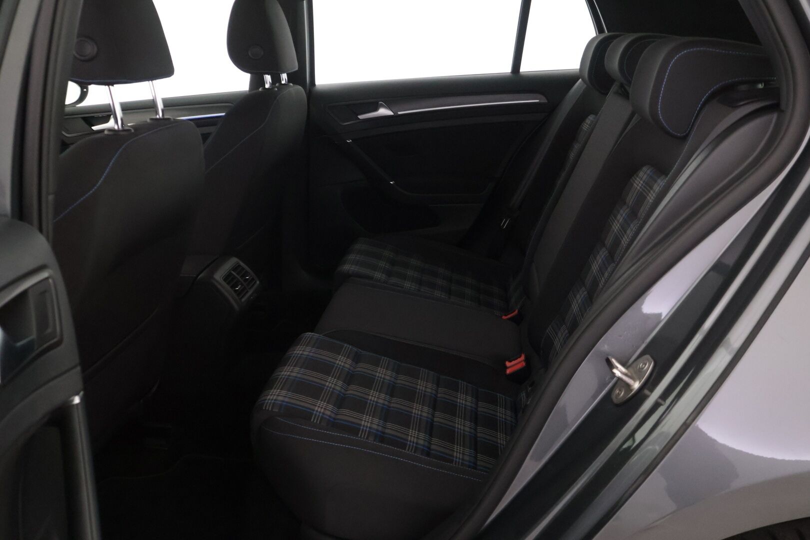 Volkswagen Golf 2021 GOLF Farmari (AC) 5ov 1395cm3 A - * ACC / DIGIMITTARI / JUURI HUOLLETTU / 2X RENKAAT *