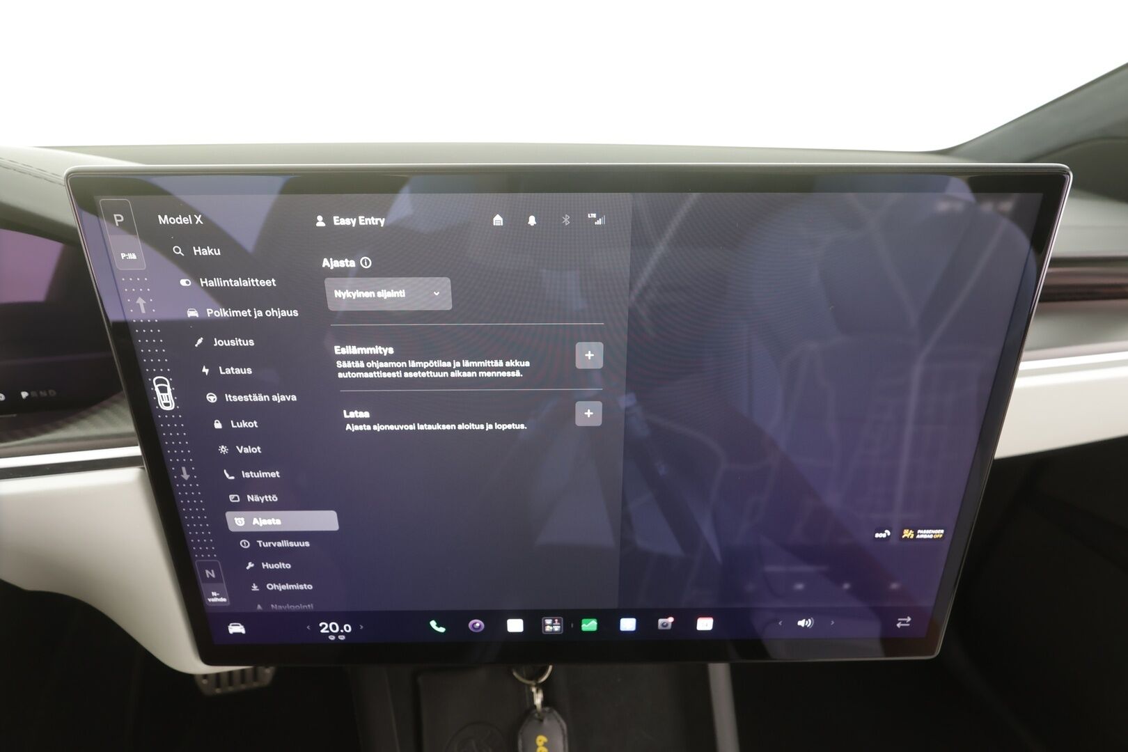 Tesla Model X 2023 Plaid - | 6-paikkainen | ILP | EAP | Koukku | ACC | Takanäyttö | Vaaleat sähkönahat | Premium audio | Muistipenkki | P.kamera ja tutkat | 