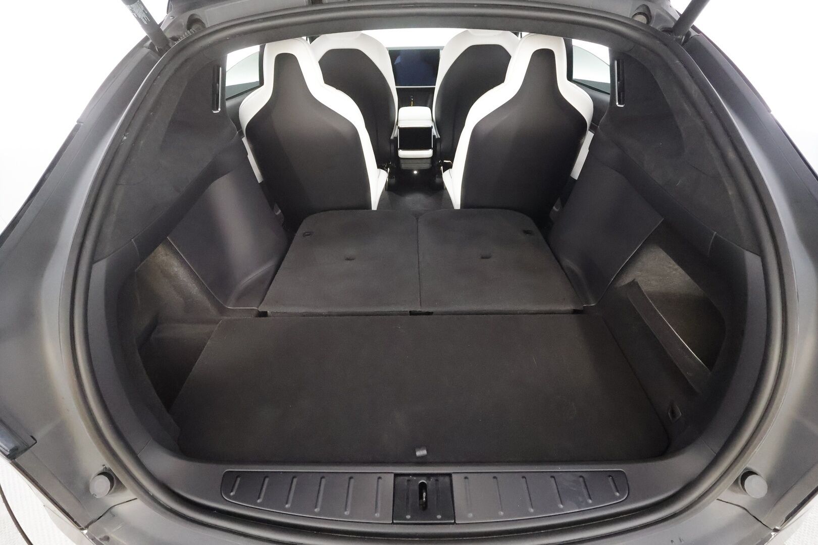 Tesla Model X 2023 Plaid - | 6-paikkainen | ILP | EAP | Koukku | ACC | Takanäyttö | Vaaleat sähkönahat | Premium audio | Muistipenkki | P.kamera ja tutkat | 