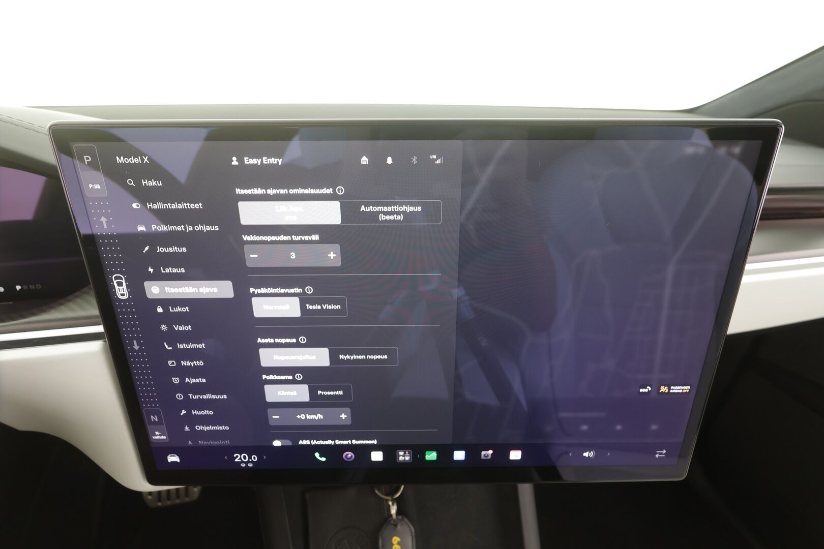 Tesla Model X 2023 Plaid - | 6-paikkainen | ILP | EAP | Koukku | ACC | Takanäyttö | Vaaleat sähkönahat | Premium audio | Muistipenkki | P.kamera ja tutkat | 