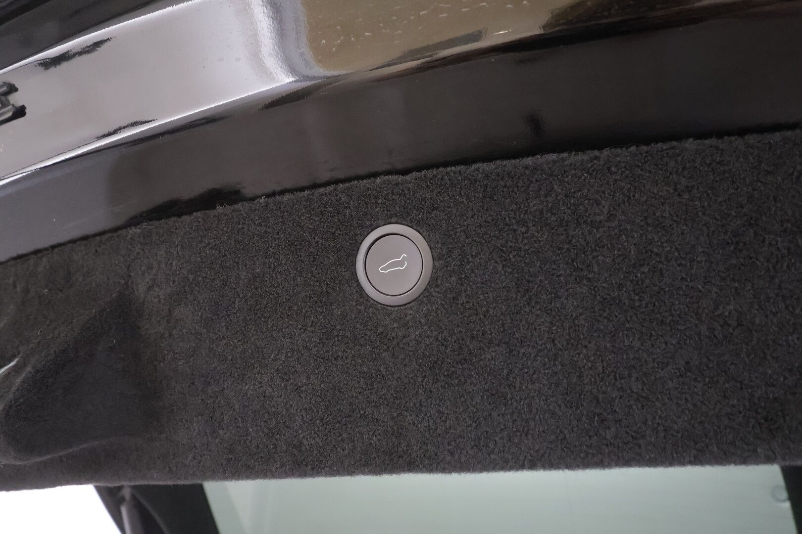 Tesla Model X 2023 Plaid - | 6-paikkainen | ILP | EAP | Koukku | ACC | Takanäyttö | Vaaleat sähkönahat | Premium audio | Muistipenkki | P.kamera ja tutkat | 