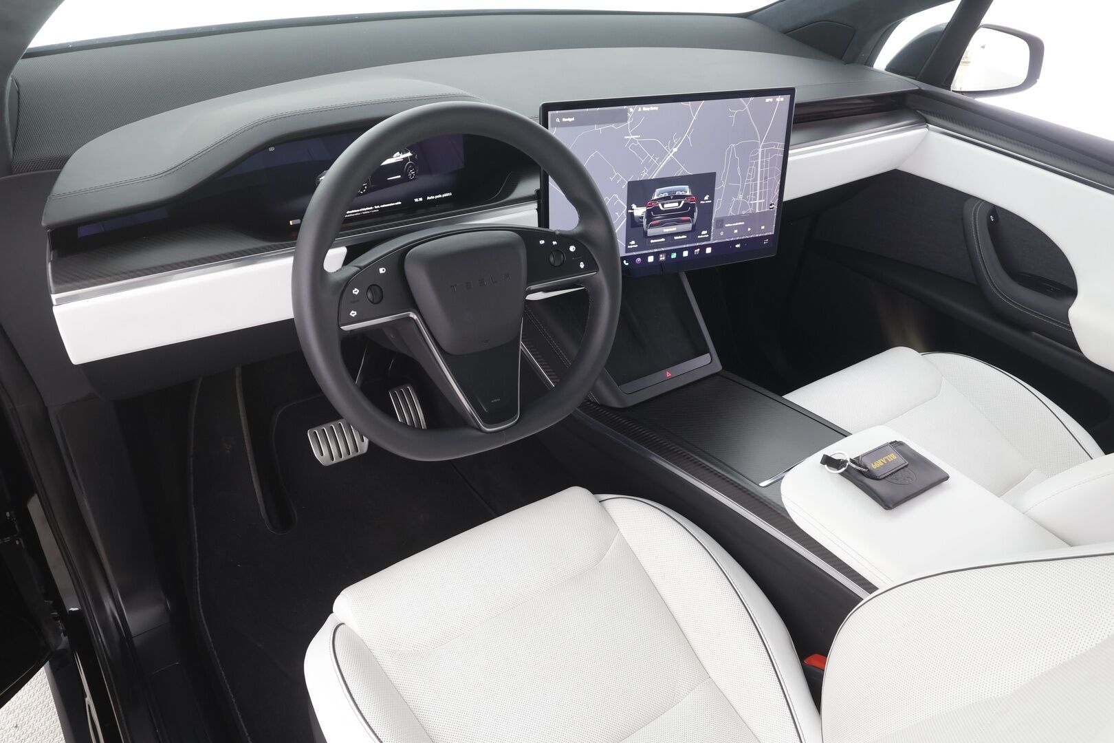 Tesla Model X 2023 Plaid - | 6-paikkainen | ILP | EAP | Koukku | ACC | Takanäyttö | Vaaleat sähkönahat | Premium audio | Muistipenkki | P.kamera ja tutkat | 