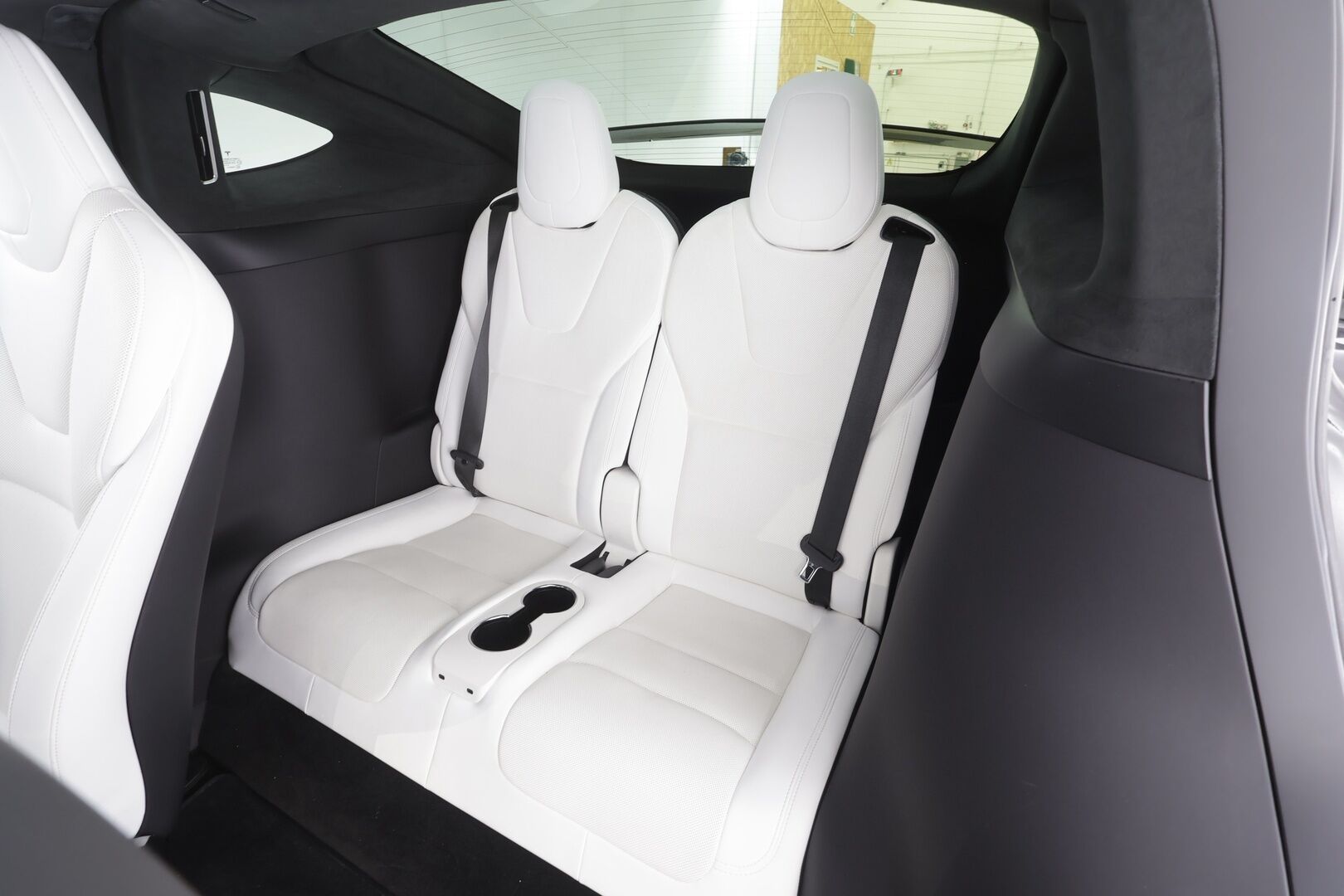 Tesla Model X 2023 Plaid - | 6-paikkainen | ILP | EAP | Koukku | ACC | Takanäyttö | Vaaleat sähkönahat | Premium audio | Muistipenkki | P.kamera ja tutkat | 