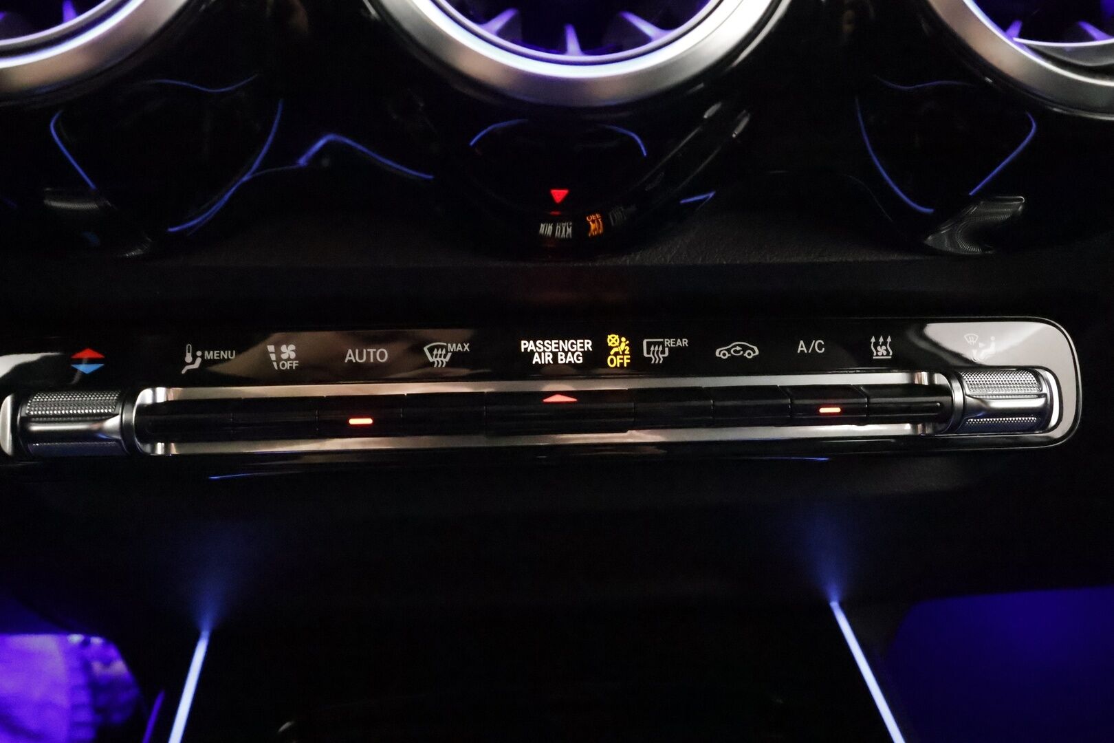 Mercedes-Benz EQB 2023 300 4MATIC Business AMG * Widescreen / P.Kamera / LED / Kaistavahti / Nahka-Alcantara / Navi / Keyless * - 1-om Suomi-auto / 2x Latauskaapelit / Kahdet renkaat aluvanteilla - HULLUT AVAJAISHULINAT KORKOTARJOUS 3,29 %