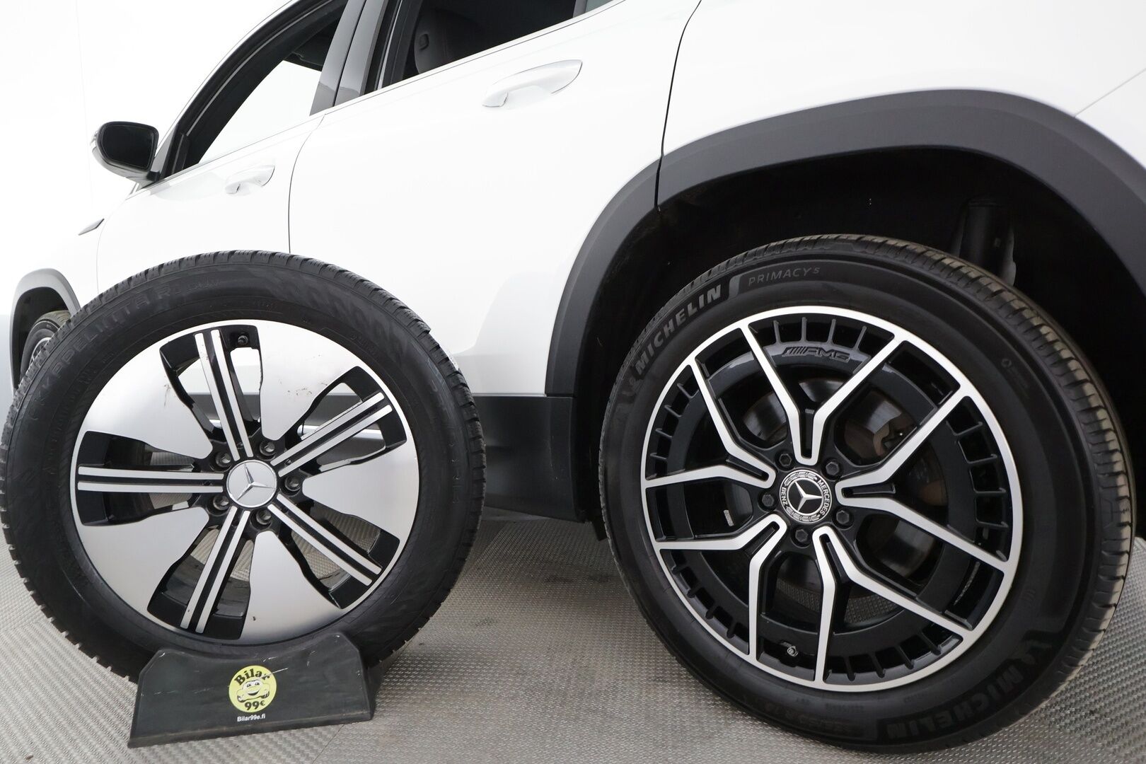 Mercedes-Benz EQB 2023 300 4MATIC Business AMG * Widescreen / P.Kamera / LED / Kaistavahti / Nahka-Alcantara / Navi / Keyless * - 1-om Suomi-auto / 2x Latauskaapelit / Kahdet renkaat aluvanteilla - HULLUT AVAJAISHULINAT KORKOTARJOUS 3,29 %