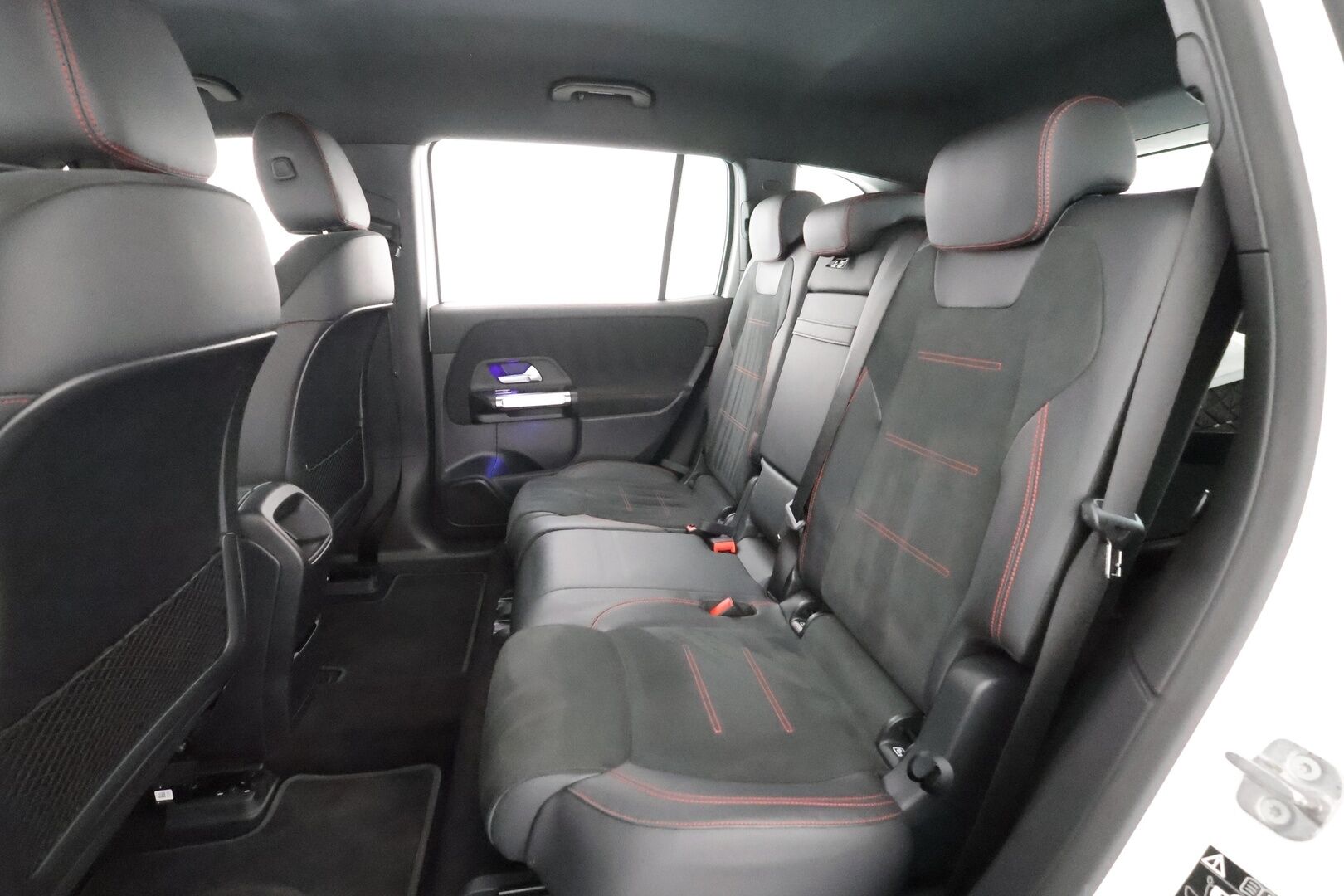 Mercedes-Benz EQB 2023 300 4MATIC Business AMG * Widescreen / P.Kamera / LED / Kaistavahti / Nahka-Alcantara / Navi / Keyless * - 1-om Suomi-auto / 2x Latauskaapelit / Kahdet renkaat aluvanteilla - HULLUT AVAJAISHULINAT KORKOTARJOUS 3,29 %