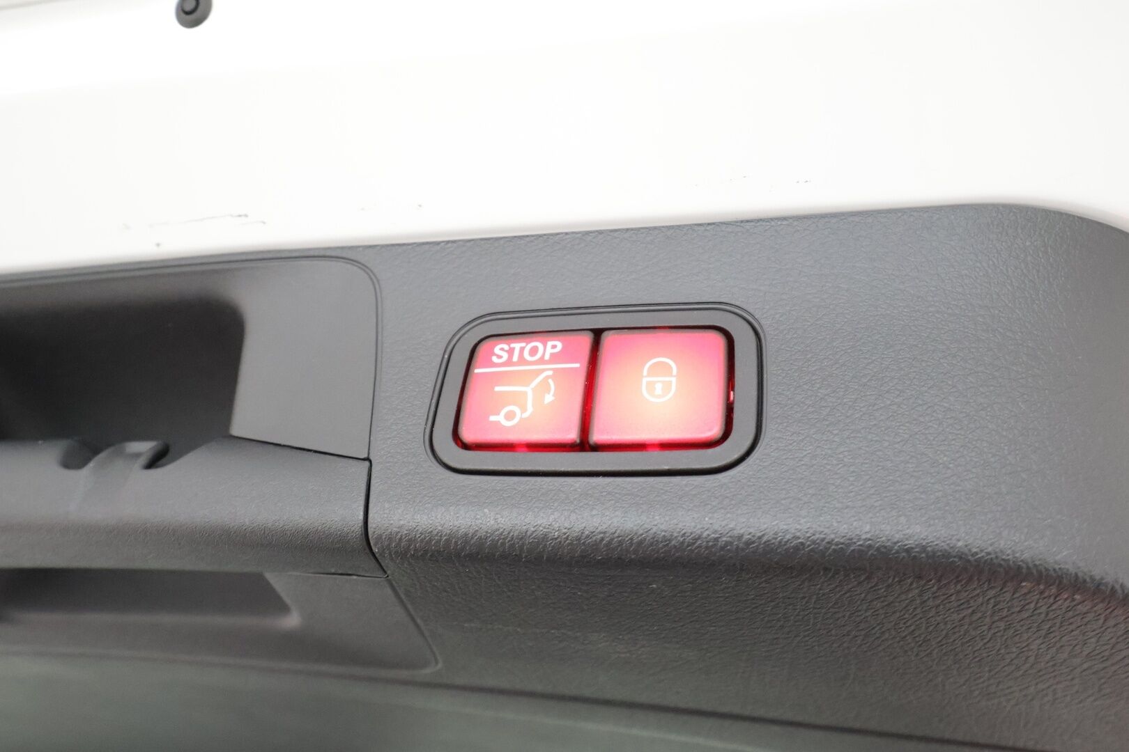 Mercedes-Benz EQB 2023 300 4MATIC Business AMG * Widescreen / P.Kamera / LED / Kaistavahti / Nahka-Alcantara / Navi / Keyless * - 1-om Suomi-auto / 2x Latauskaapelit / Kahdet renkaat aluvanteilla - HULLUT AVAJAISHULINAT KORKOTARJOUS 3,29 %