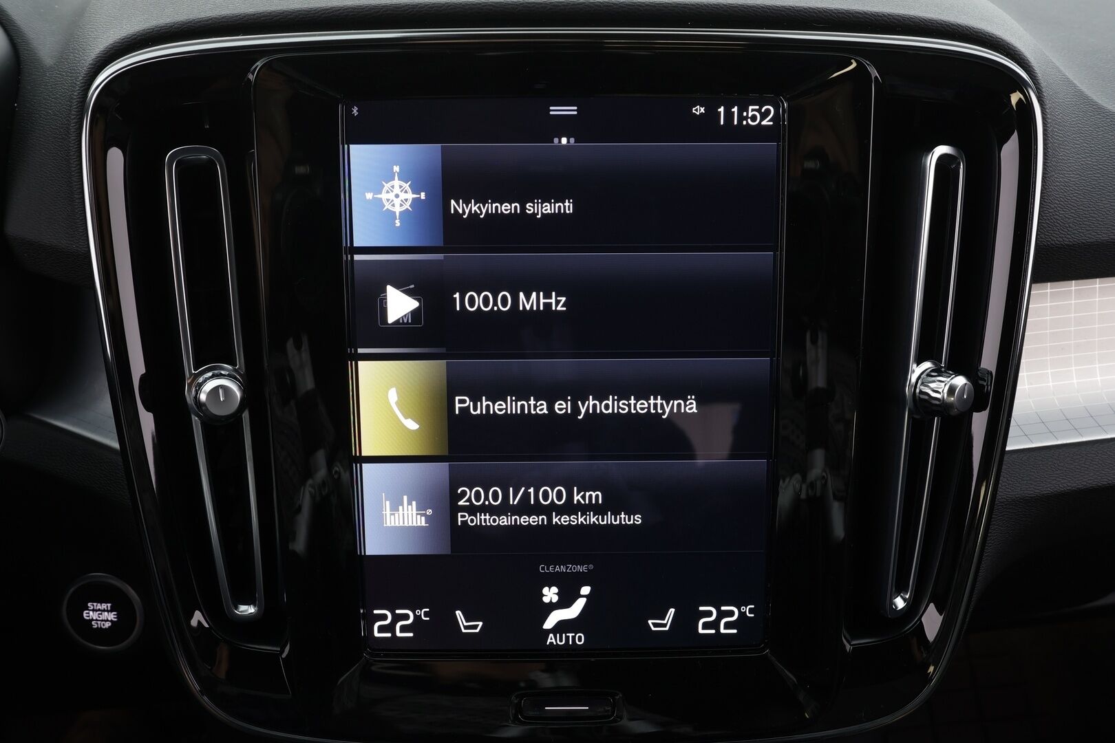 Volvo XC40 2023 T4 TwE Core aut * Vakkari / P.tutka / LED / Navi / Sporttipenkit / KeylessGo * - 1.Om Suomi-auto / Kahdet renkaat aluvanteilla / Merkkihuollettu - HULLU BLACKWEEK KORKOTARJOUS 2,49%