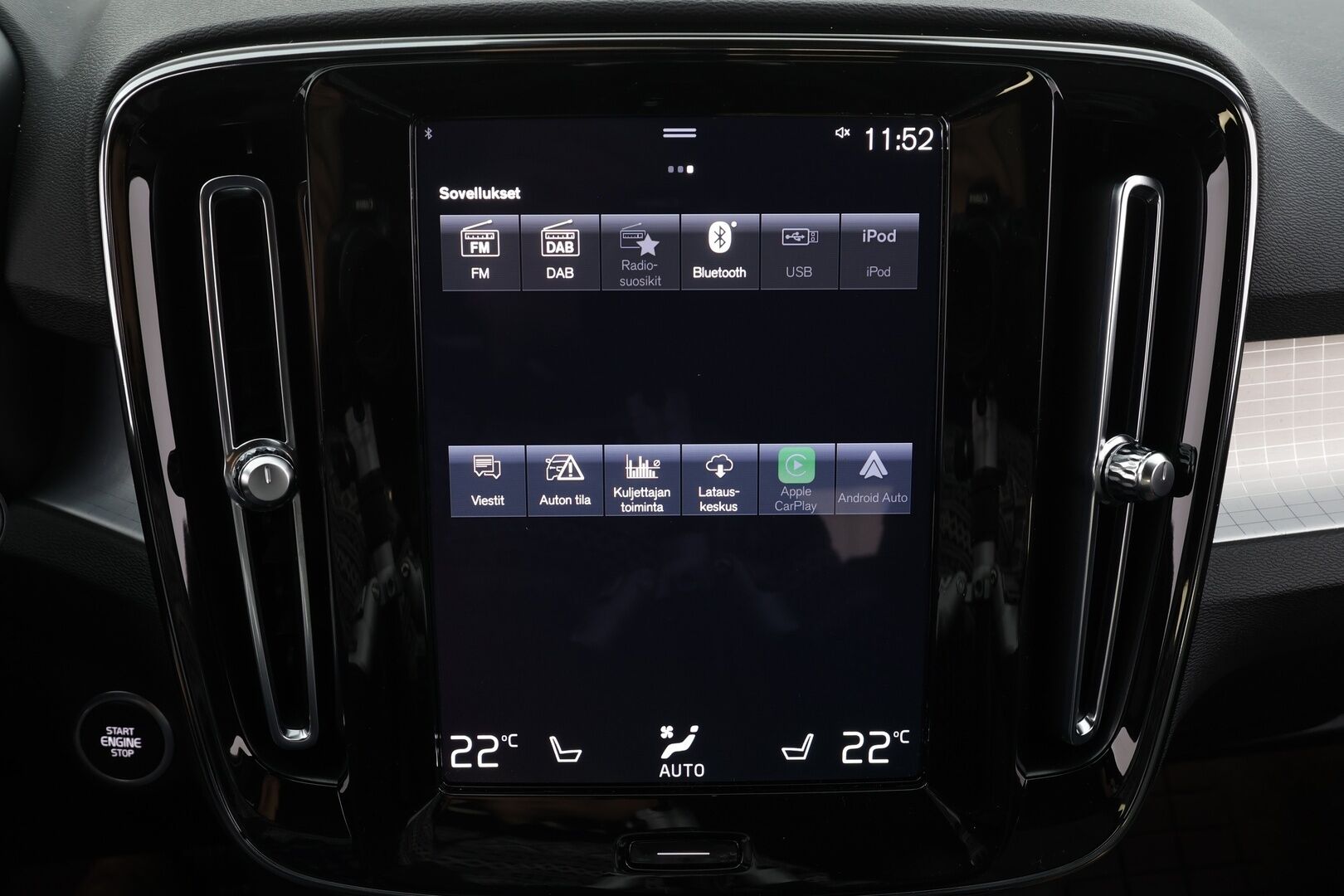 Volvo XC40 2023 T4 TwE Core aut * Vakkari / P.tutka / LED / Navi / Sporttipenkit / KeylessGo * - 1.Om Suomi-auto / Kahdet renkaat aluvanteilla / Merkkihuollettu - HULLU BLACKWEEK KORKOTARJOUS 2,49%