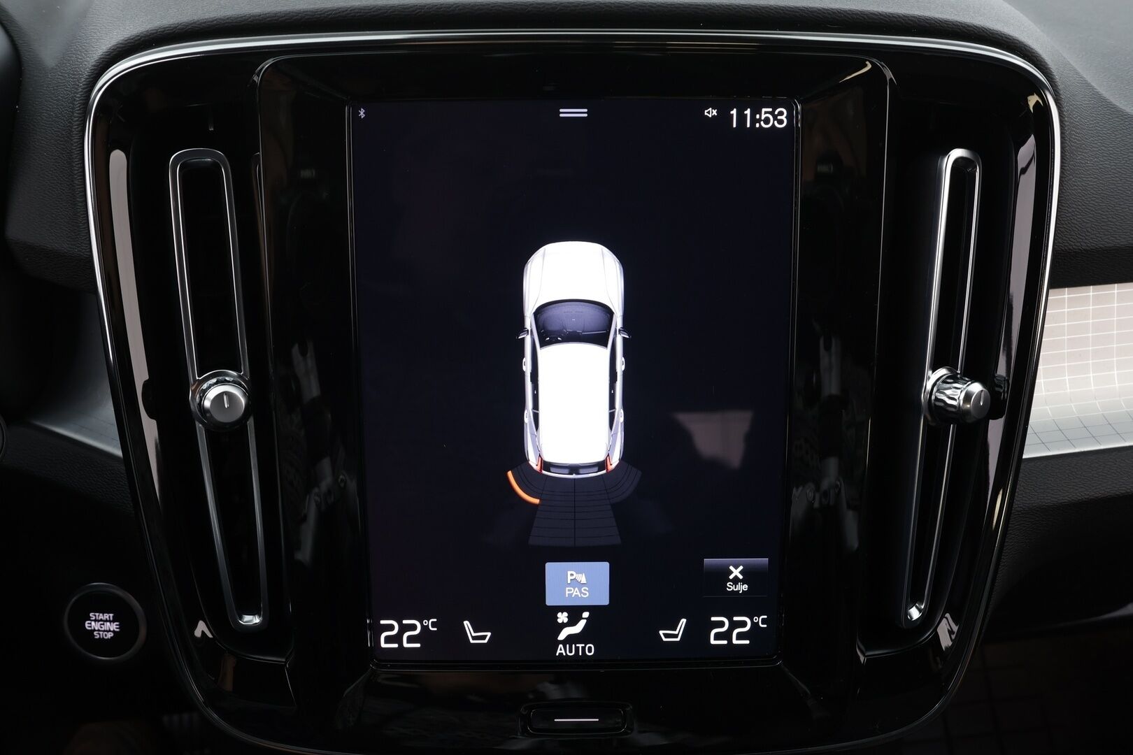 Volvo XC40 2023 T4 TwE Core aut * Vakkari / P.tutka / LED / Navi / Sporttipenkit / KeylessGo * - 1.Om Suomi-auto / Kahdet renkaat aluvanteilla / Merkkihuollettu - HULLU BLACKWEEK KORKOTARJOUS 2,49%