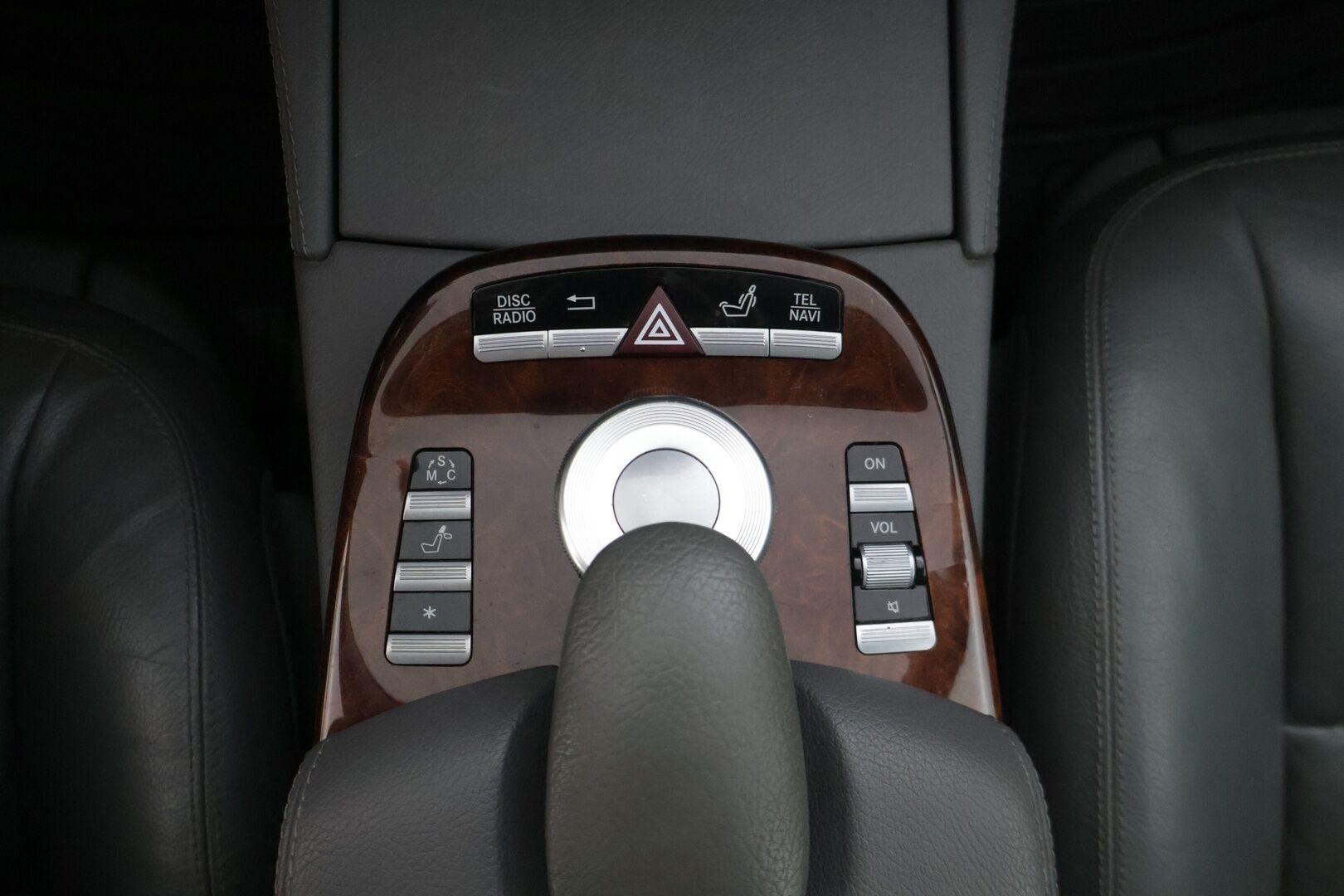 Mercedes-Benz S 2007 320 CDI 4Matic L * Lang / AirMatic / Sähköpenkit muistilla / Kattoluukku / HarmanKardon / Koukku / Aurinkoverho * - * Langi / Huikeat varusteet / Yhdellä omistajalla Suomessa / 2x renkaat * - HULLUT AVAJAISHULINAT KORKOTARJOUS 3,29 %