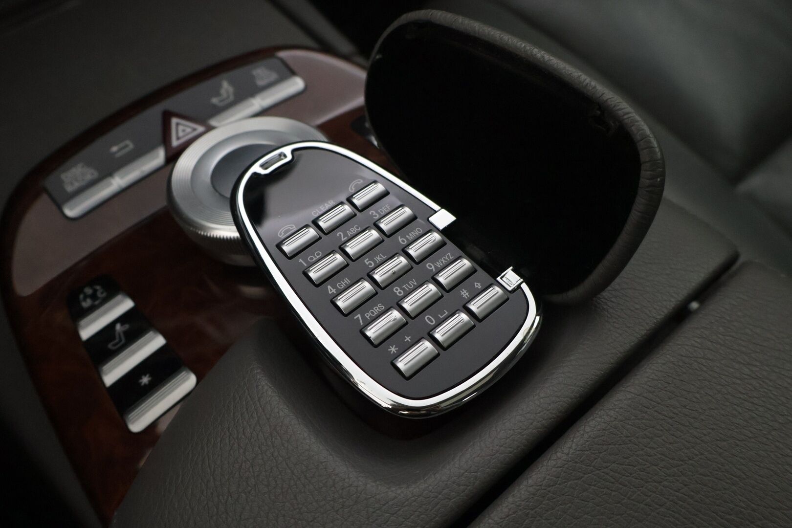 Mercedes-Benz S 2007 320 CDI 4Matic L * Lang / AirMatic / Sähköpenkit muistilla / Kattoluukku / HarmanKardon / Koukku / Aurinkoverho * - * Langi / Huikeat varusteet / Yhdellä omistajalla Suomessa / 2x renkaat * - HULLUT AVAJAISHULINAT KORKOTARJOUS 3,29 %