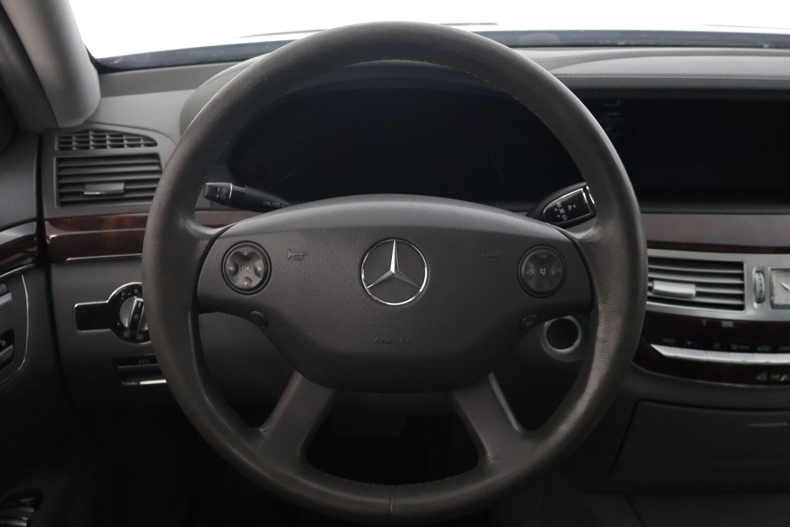 Mercedes-Benz S 2007 320 CDI 4Matic L * Lang / AirMatic / Sähköpenkit muistilla / Kattoluukku / HarmanKardon / Koukku / Aurinkoverho * - * Langi / Huikeat varusteet / Yhdellä omistajalla Suomessa / 2x renkaat * - HULLUT AVAJAISHULINAT KORKOTARJOUS 3,29 %