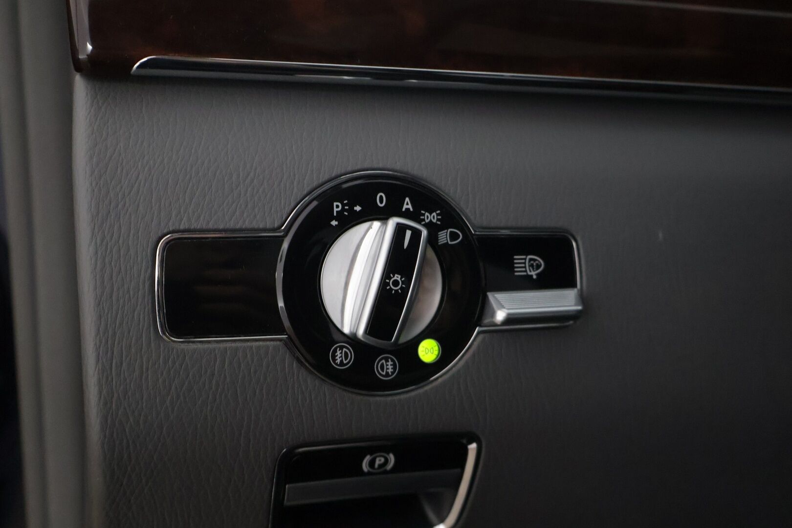 Mercedes-Benz S 2007 320 CDI 4Matic L * Lang / AirMatic / Sähköpenkit muistilla / Kattoluukku / HarmanKardon / Koukku / Aurinkoverho * - * Langi / Huikeat varusteet / Yhdellä omistajalla Suomessa / 2x renkaat * - HULLUT AVAJAISHULINAT KORKOTARJOUS 3,29 %