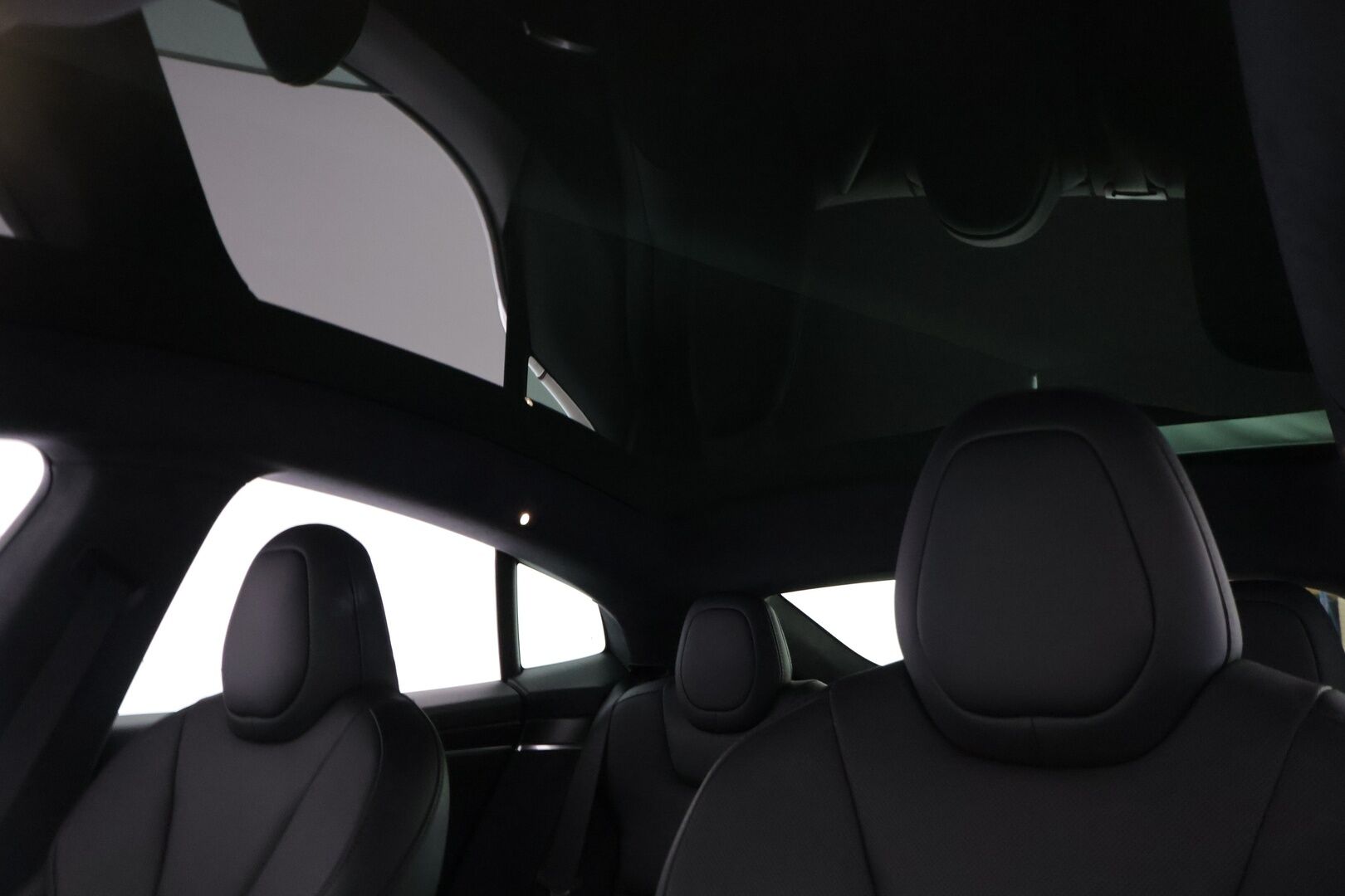 Tesla Model S 2023 Plaid - | Suomi-auto | Plaid | Ilm. Nahat | Yoke ratti | Ilma-alusta | Prem. Audio | ILP | Adapt. LED |