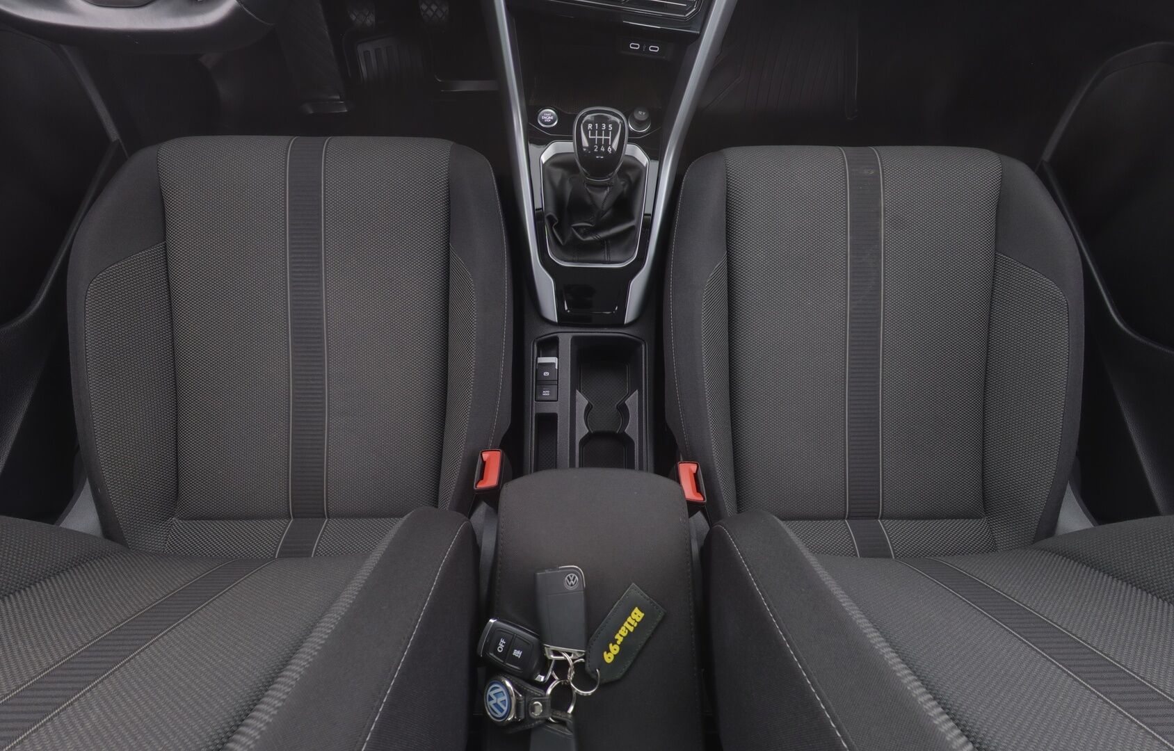 Volkswagen T-Roc 2023 Comfort 1,0 TSI 81 kW - 1-om. Suomi-auto / Webasto / Adapt.vakkari / Facelift / P.kamera / Keyless / Apple&Android / Ratinlämmitys